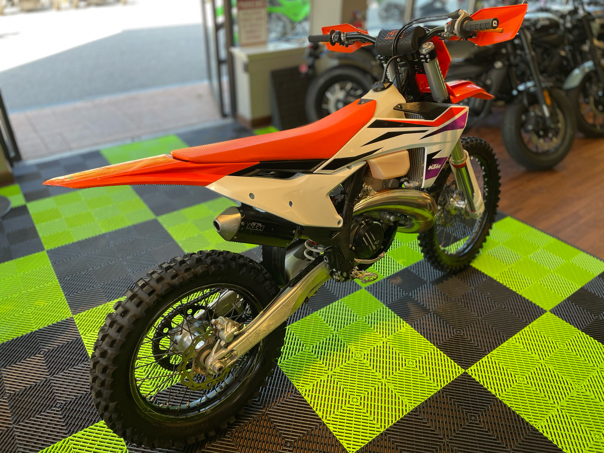 2024 KTM 300 XC in Tyngsboro, Massachusetts - Photo 6