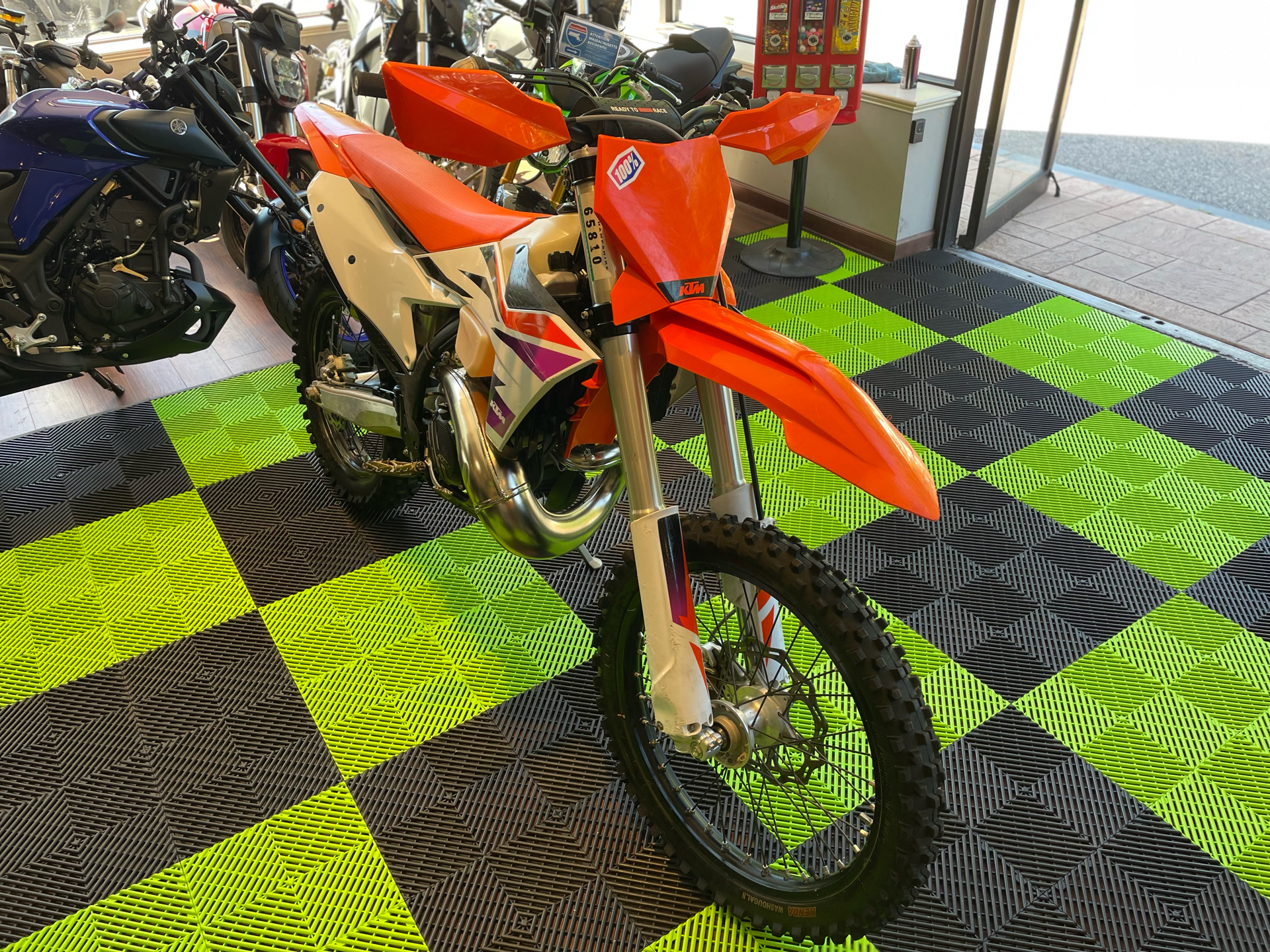 2024 KTM 300 XC in Tyngsboro, Massachusetts - Photo 10