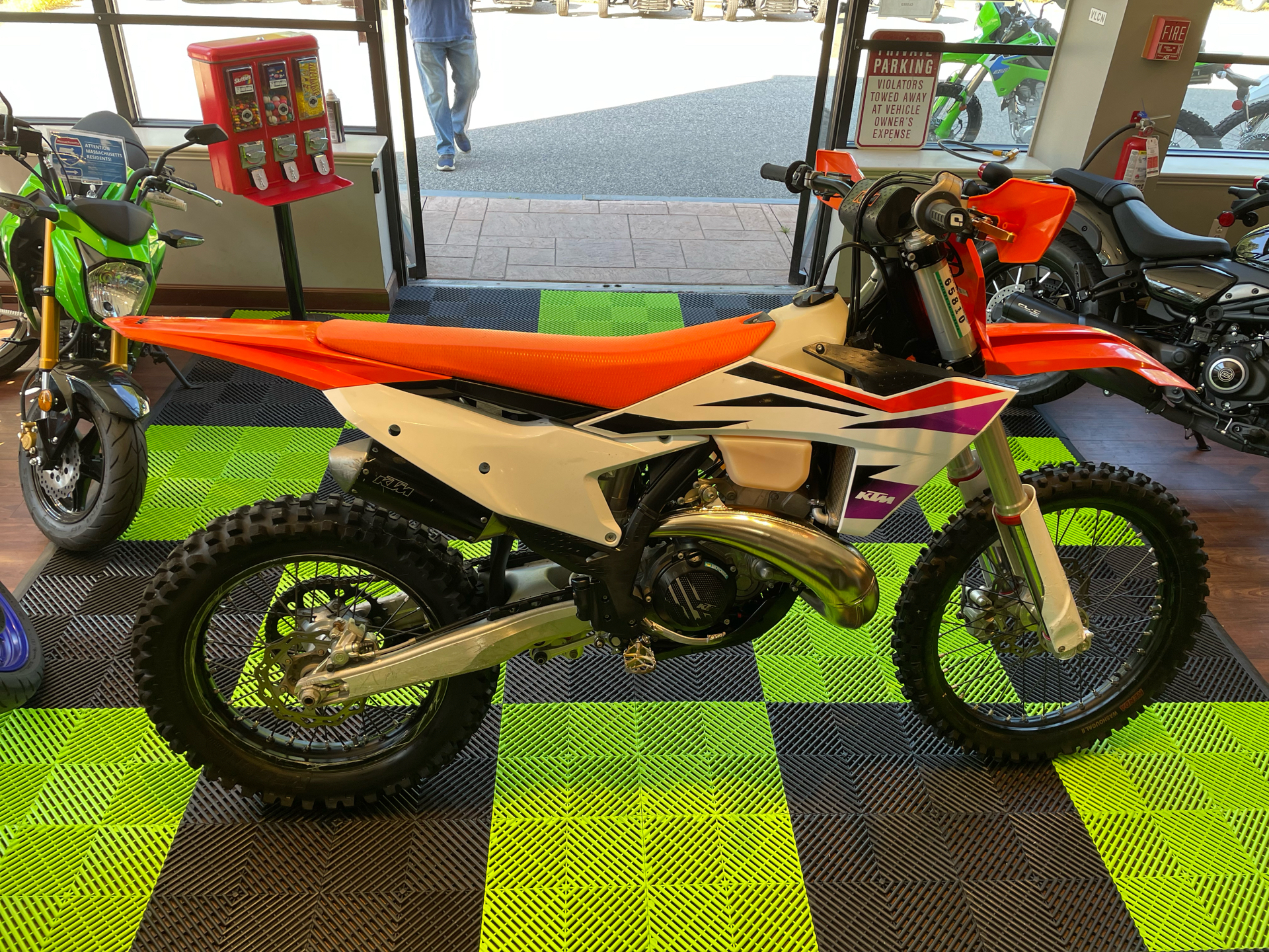 2024 KTM 300 XC in Tyngsboro, Massachusetts - Photo 13