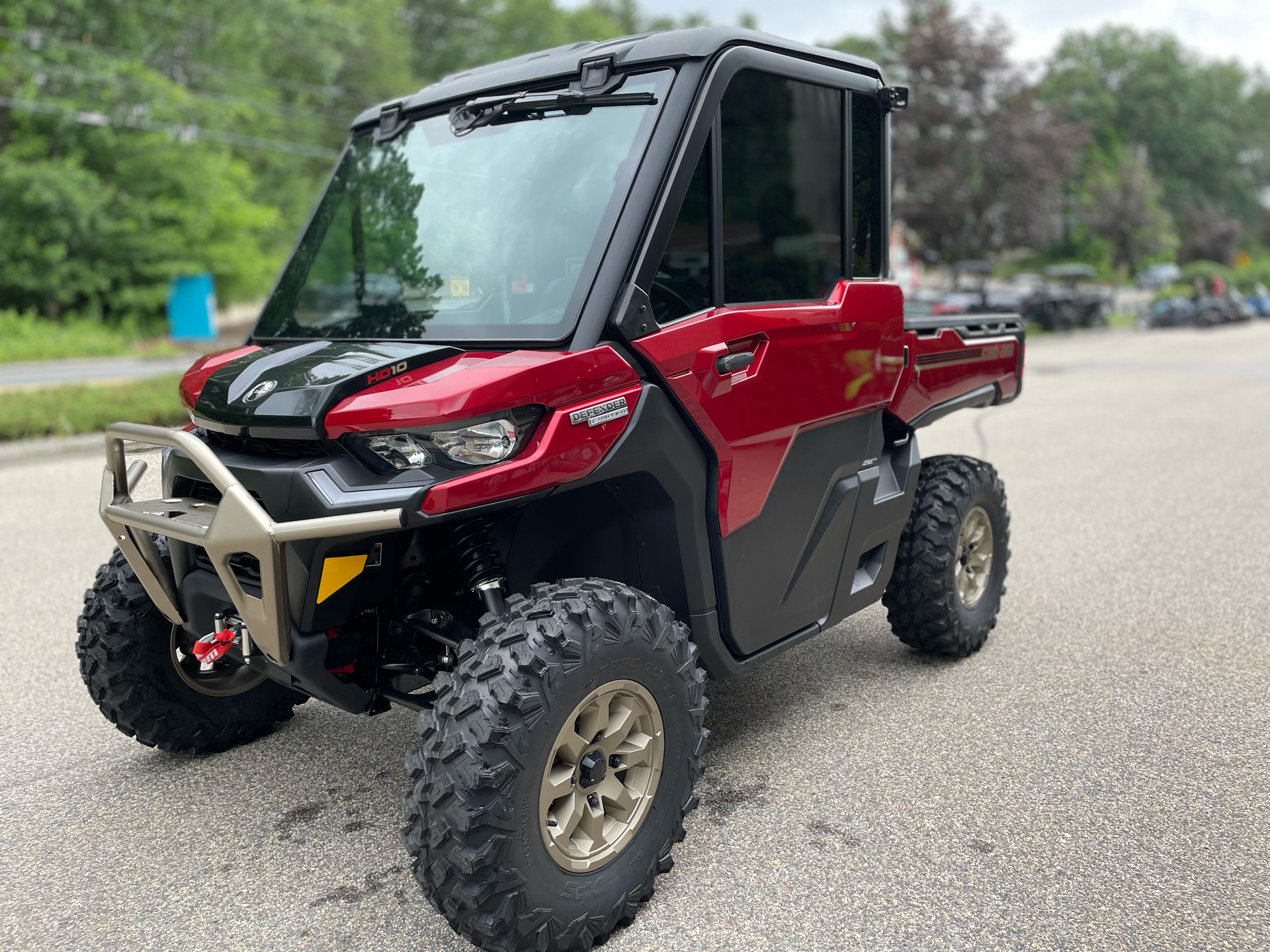 2025 Can-Am Defender Limited in Tyngsboro, Massachusetts - Photo 2