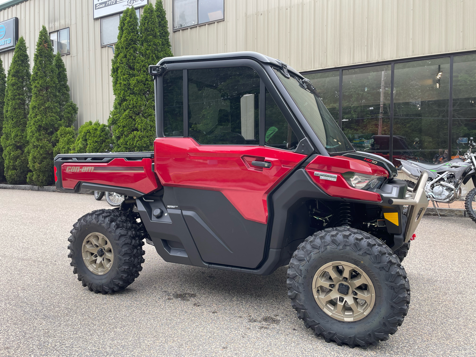 2025 Can-Am Defender Limited in Tyngsboro, Massachusetts - Photo 4