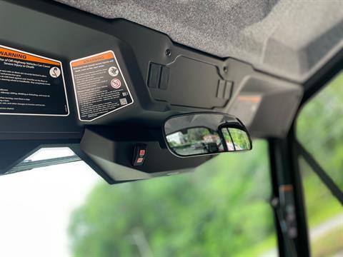 2025 Can-Am Defender Limited in Tyngsboro, Massachusetts - Photo 12