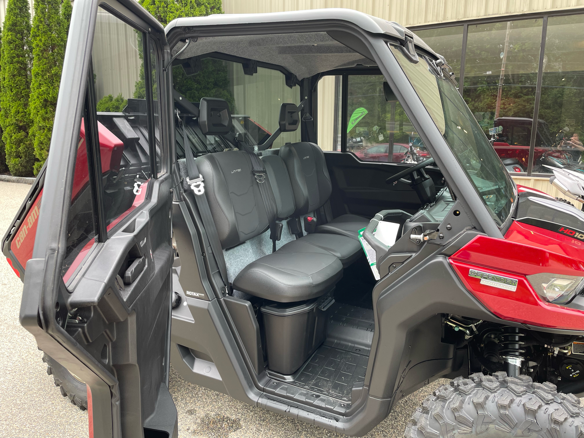 2025 Can-Am Defender Limited in Tyngsboro, Massachusetts - Photo 16