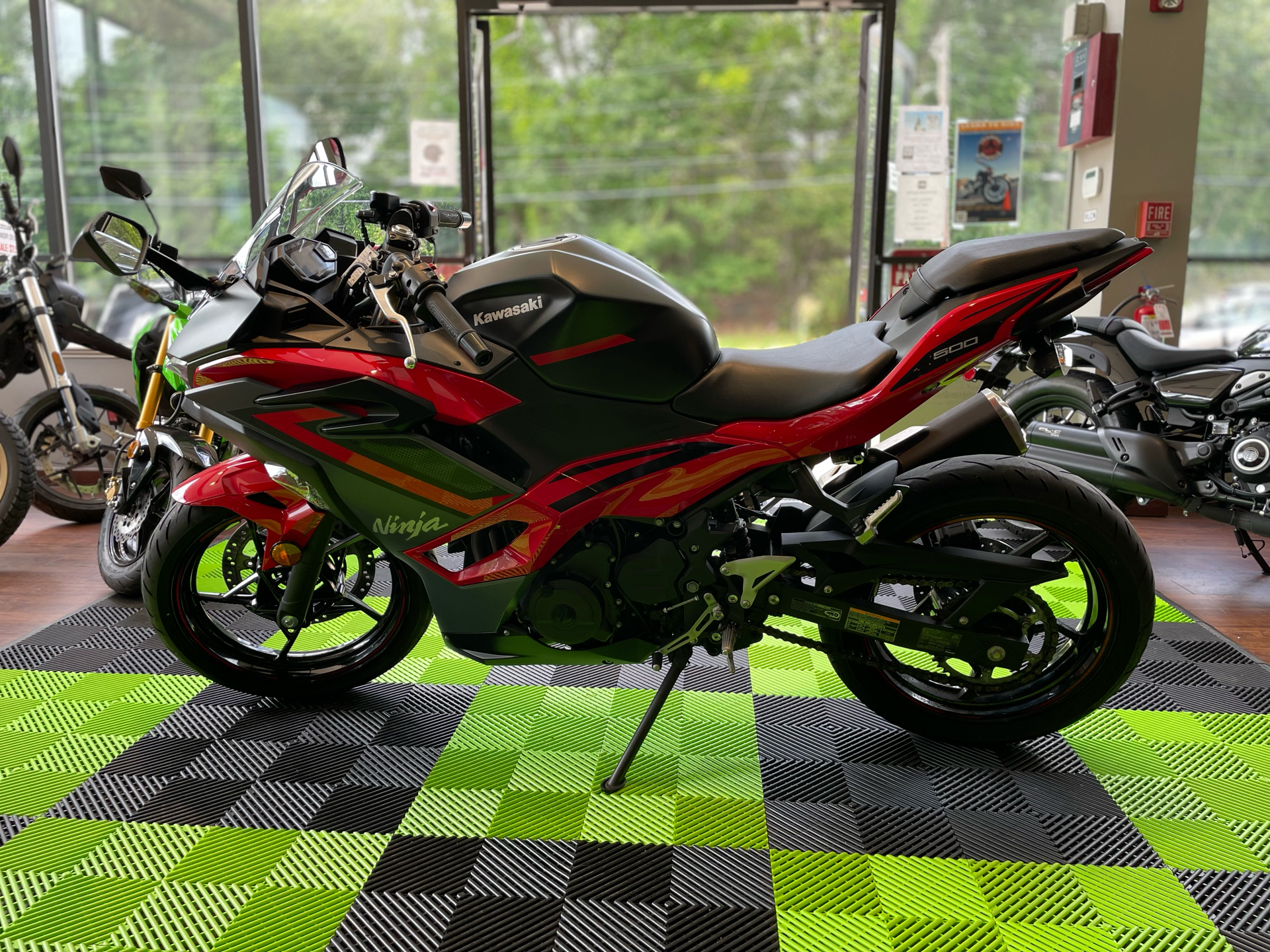 2024 Kawasaki Ninja 500 ABS in Tyngsboro, Massachusetts - Photo 15