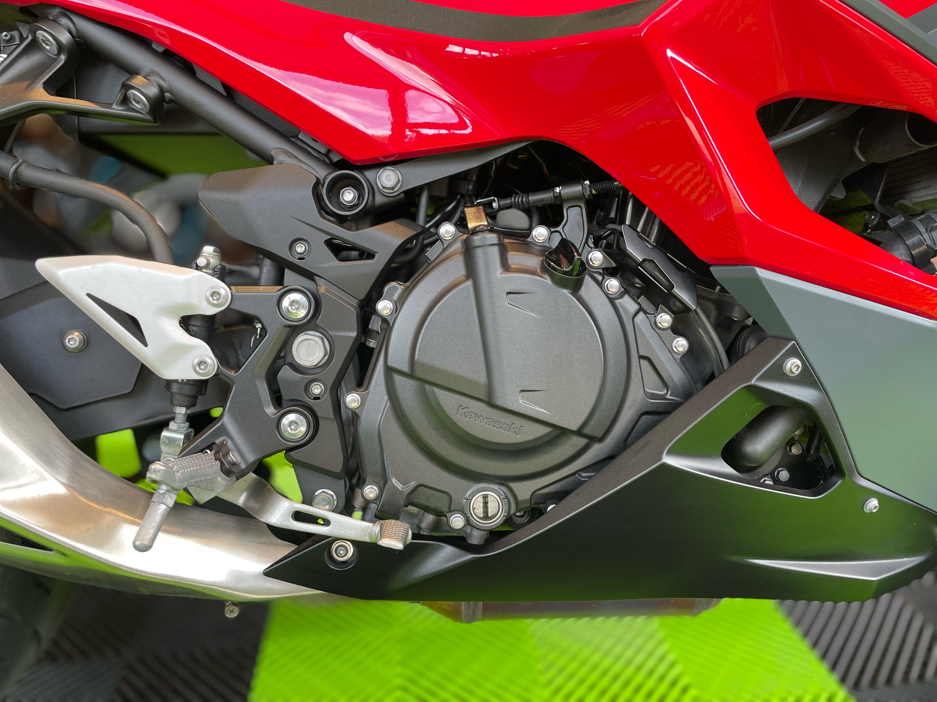 2024 Kawasaki Ninja 500 ABS in Tyngsboro, Massachusetts - Photo 17