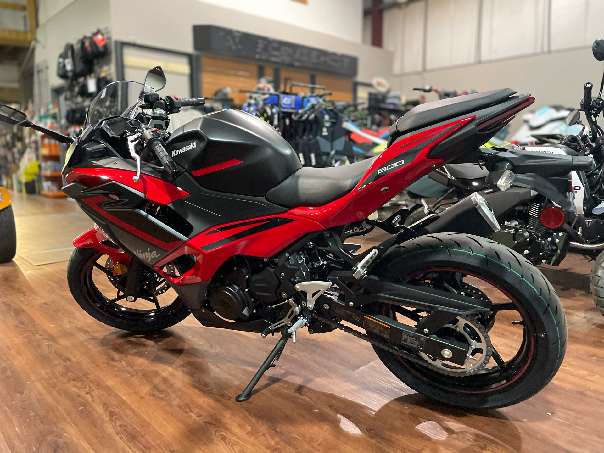 2025 Kawasaki Ninja 500 SE ABS in Tyngsboro, Massachusetts - Photo 14