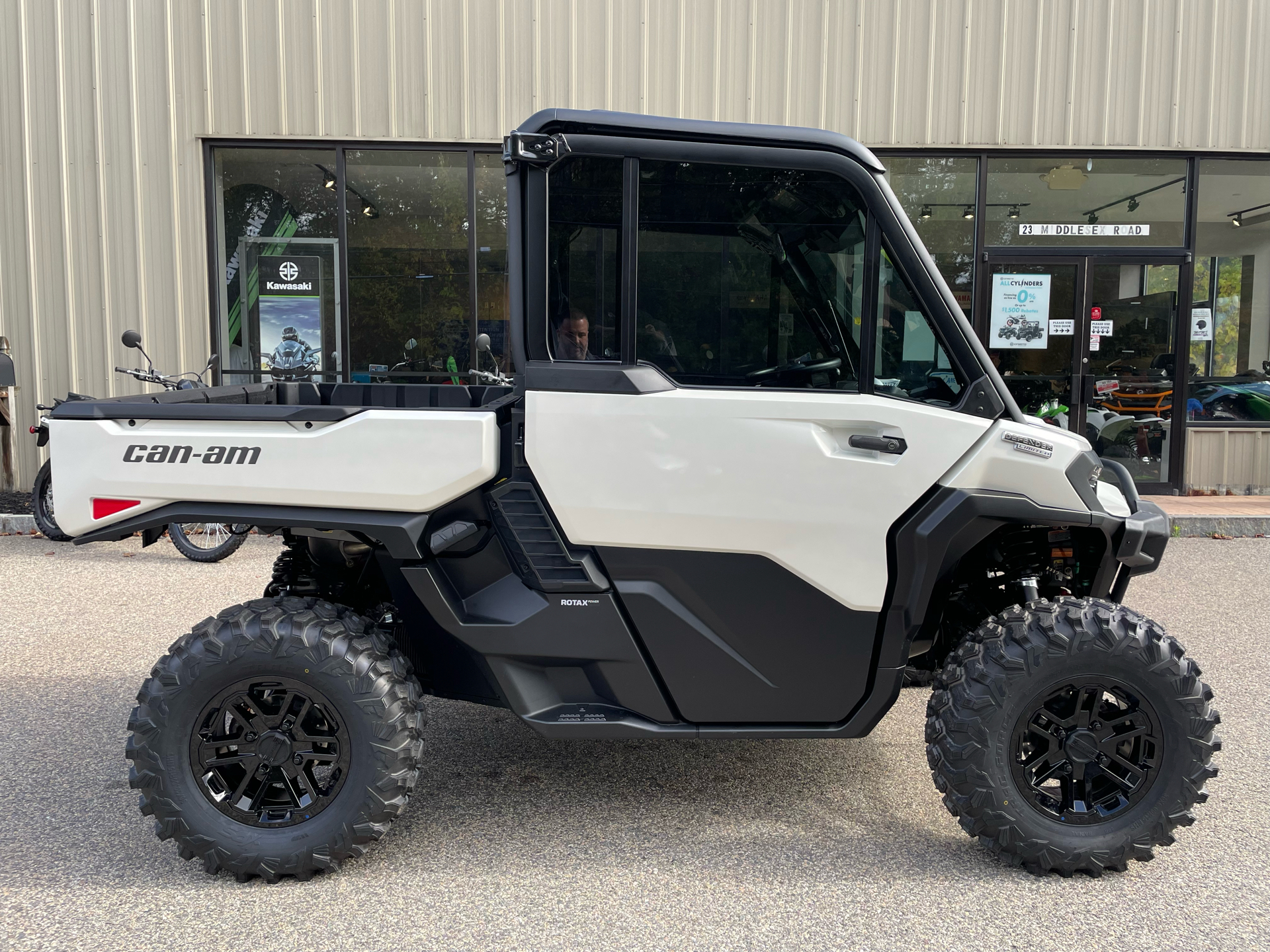 2026 Can-Am Defender Limited HD11 in Tyngsboro, Massachusetts - Photo 2
