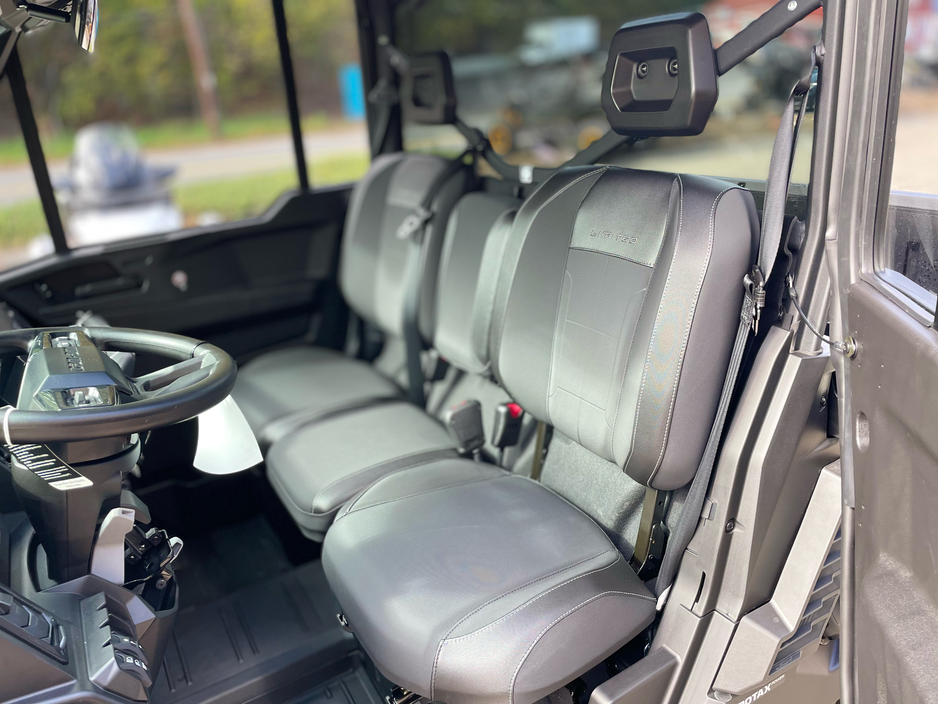 2026 Can-Am Defender Limited HD11 in Tyngsboro, Massachusetts - Photo 5