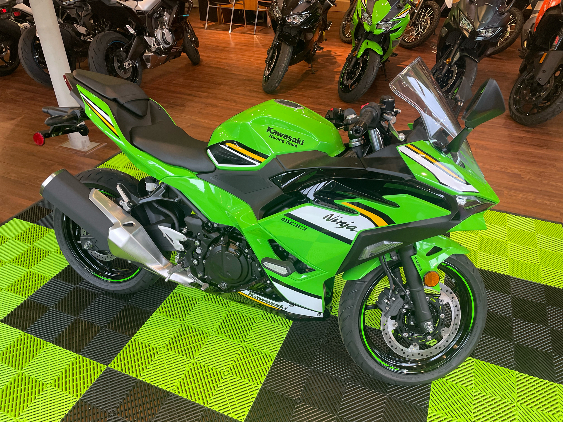 2025 Kawasaki Ninja 500 SE KRT Edition ABS in Tyngsboro, Massachusetts - Photo 3