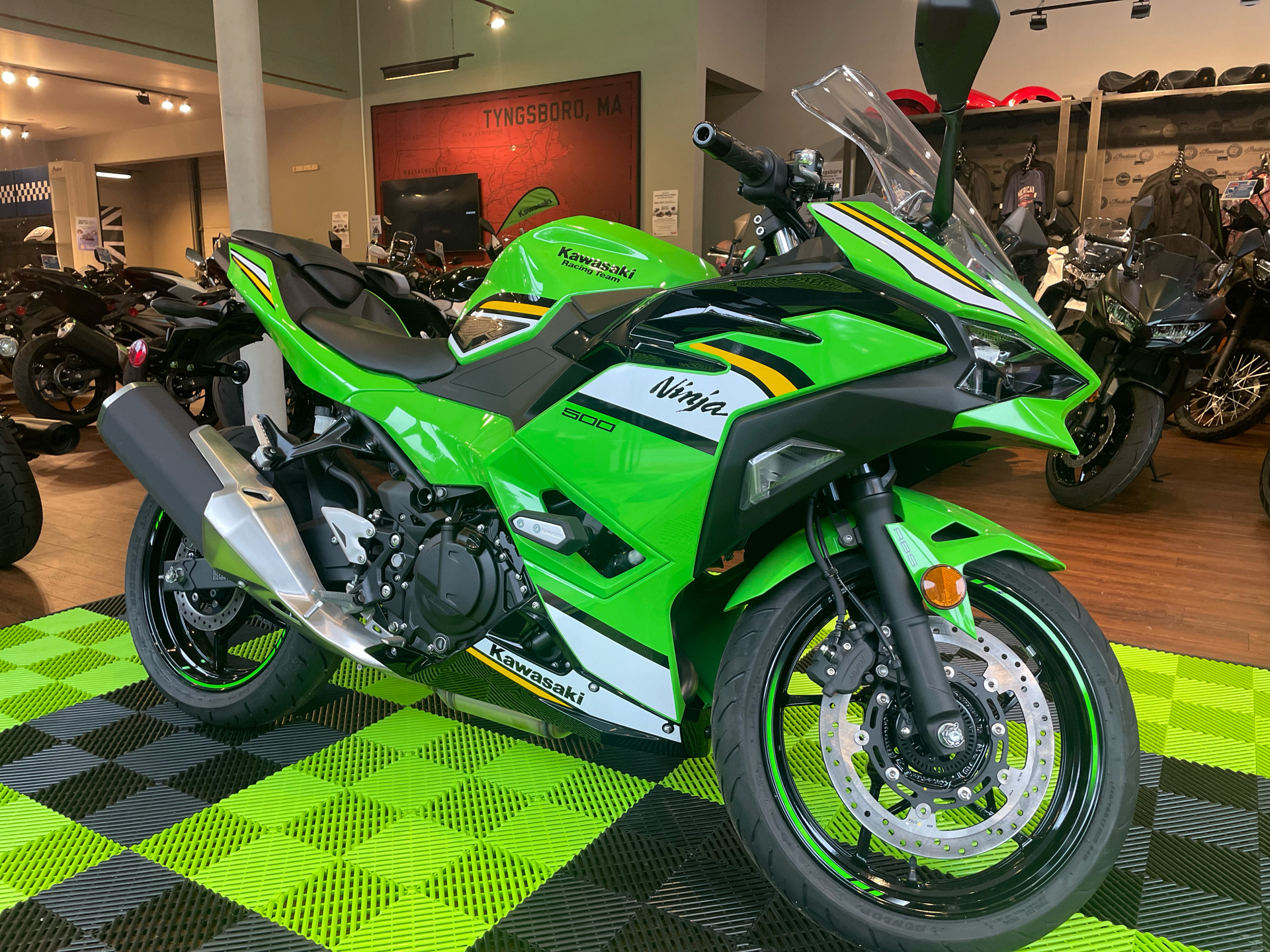 2025 Kawasaki Ninja 500 SE KRT Edition ABS in Tyngsboro, Massachusetts - Photo 6