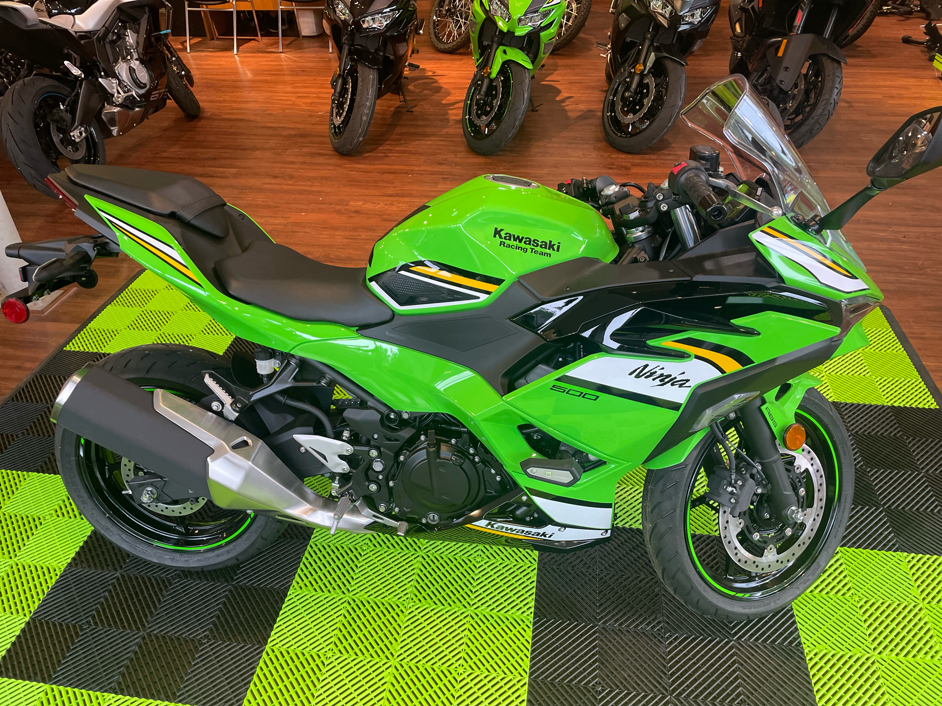 2025 Kawasaki Ninja 500 SE KRT Edition ABS in Tyngsboro, Massachusetts - Photo 10