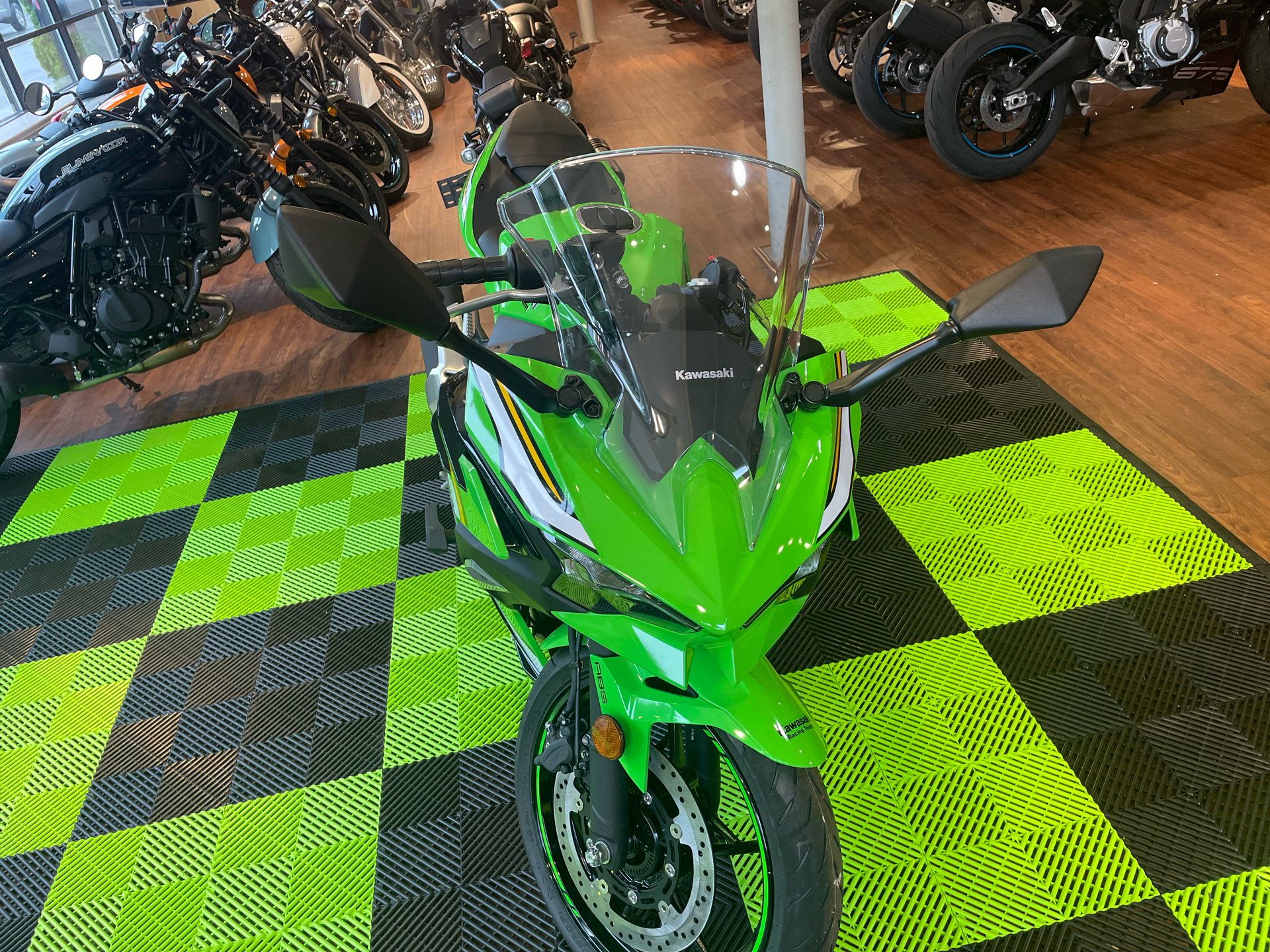 2025 Kawasaki Ninja 500 SE KRT Edition ABS in Tyngsboro, Massachusetts - Photo 11