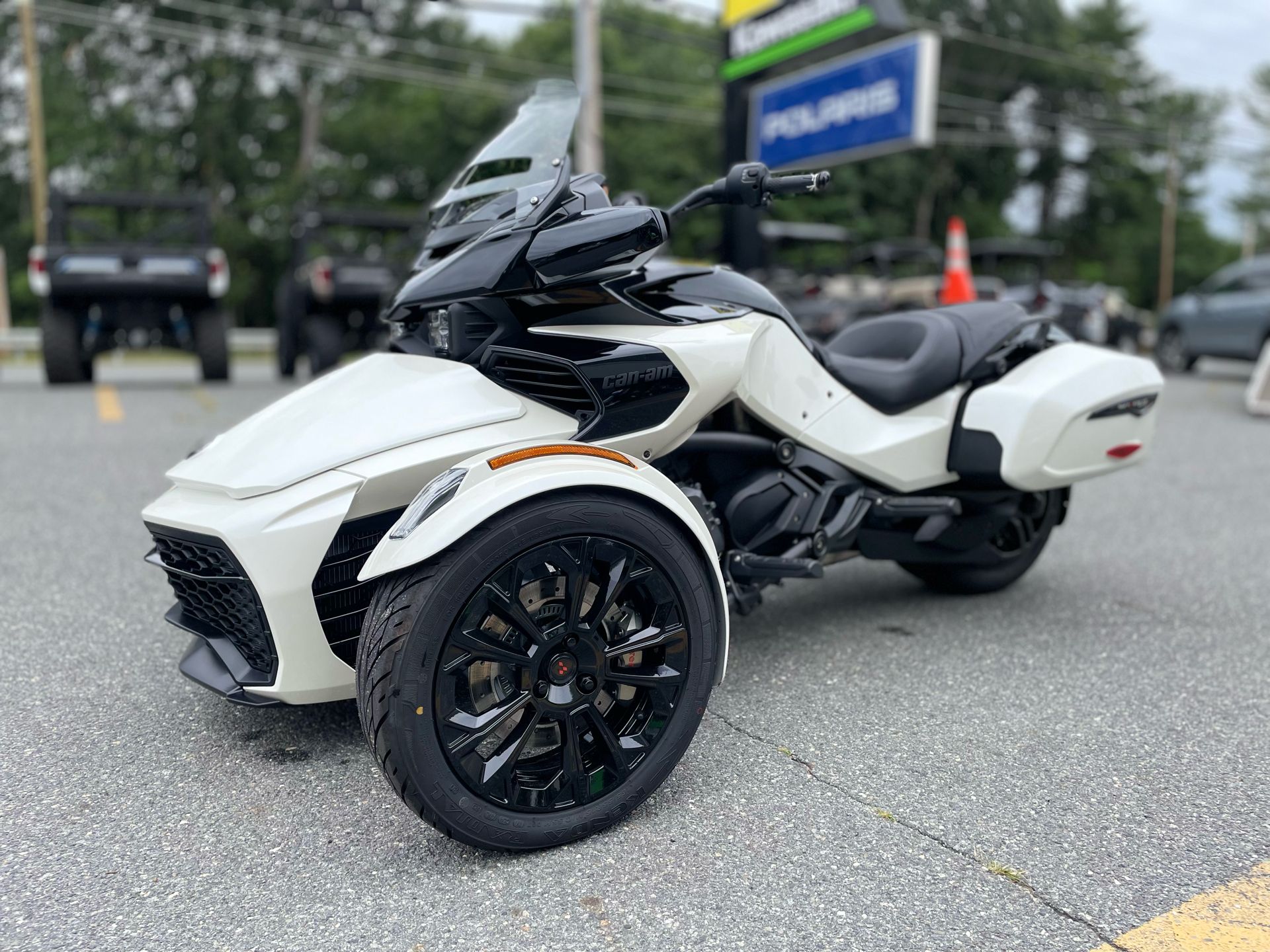 2024 Can-Am Spyder F3-T in Tyngsboro, Massachusetts - Photo 4