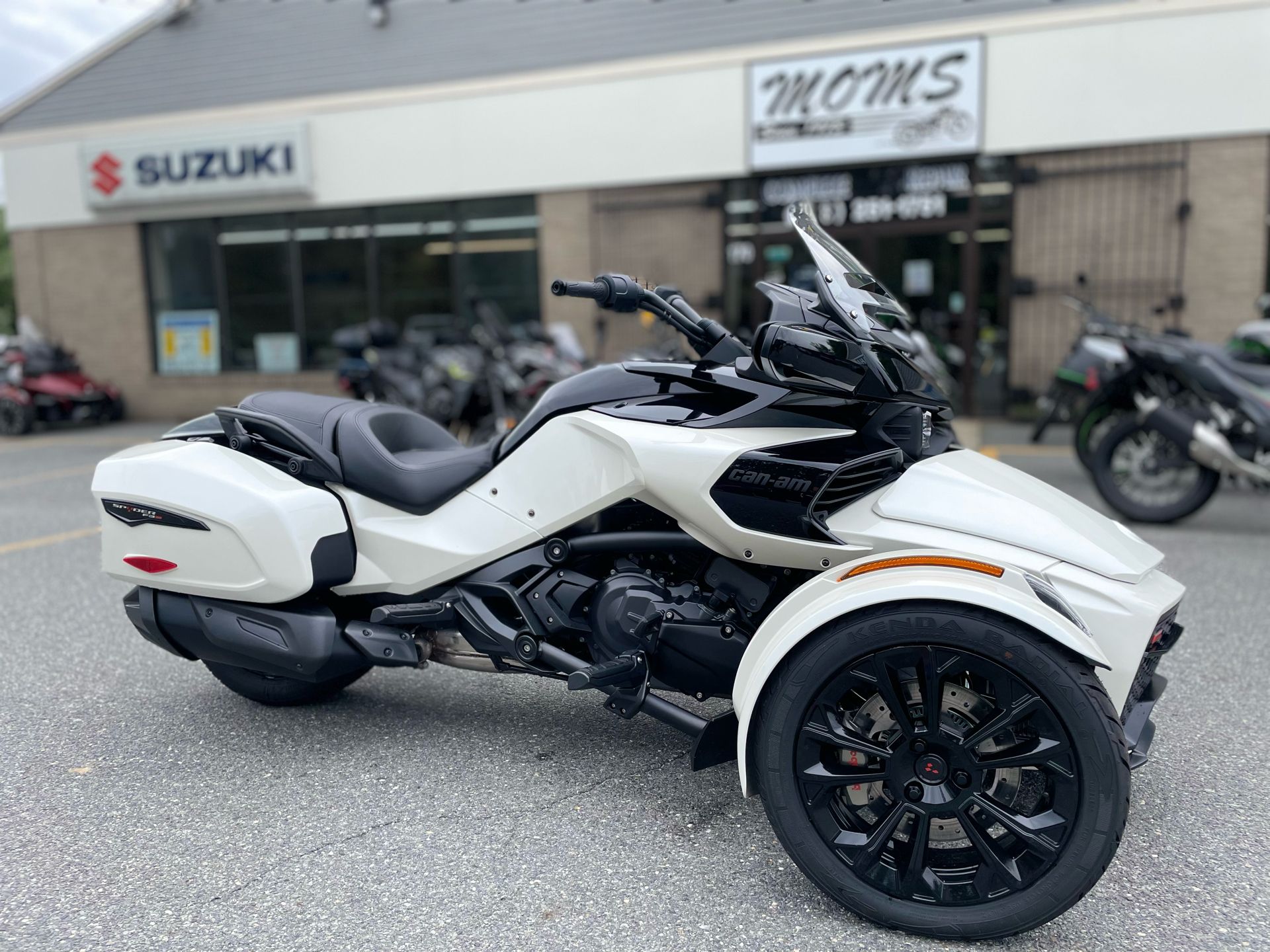 2024 Can-Am Spyder F3-T in Tyngsboro, Massachusetts - Photo 6