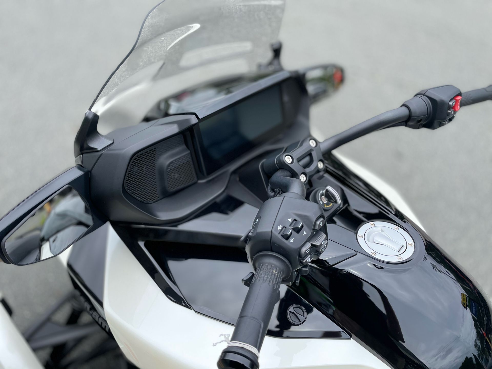 2024 Can-Am Spyder F3-T in Tyngsboro, Massachusetts - Photo 15