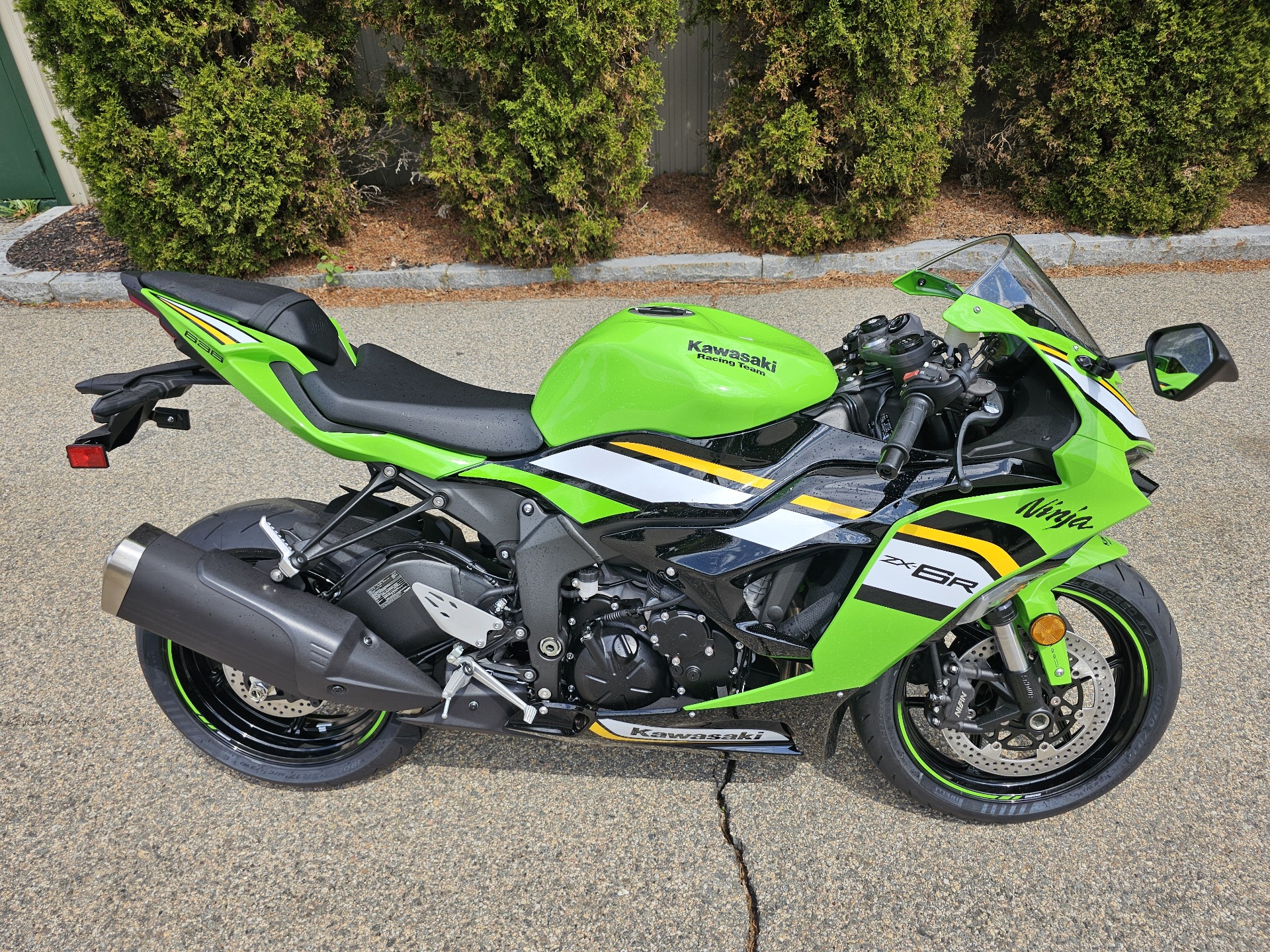 2025 Kawasaki Ninja ZX-6R KRT Edition ABS in Tyngsboro, Massachusetts - Photo 9