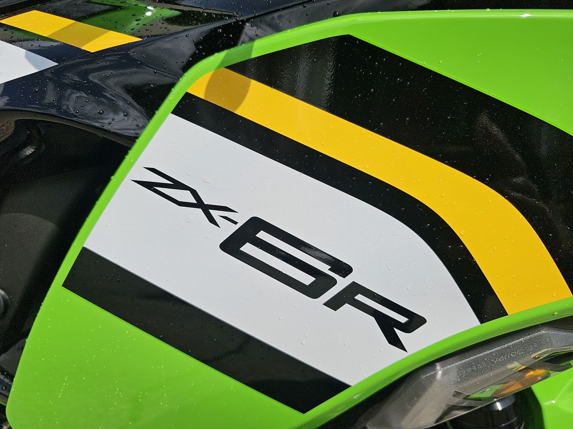 2025 Kawasaki Ninja ZX-6R KRT Edition ABS in Tyngsboro, Massachusetts - Photo 8