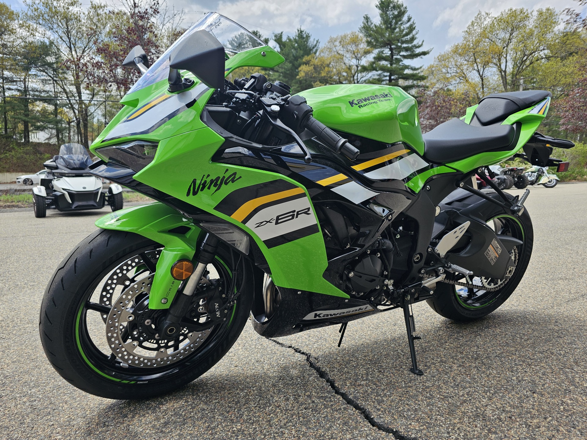 2025 Kawasaki Ninja ZX-6R KRT Edition ABS in Tyngsboro, Massachusetts - Photo 5