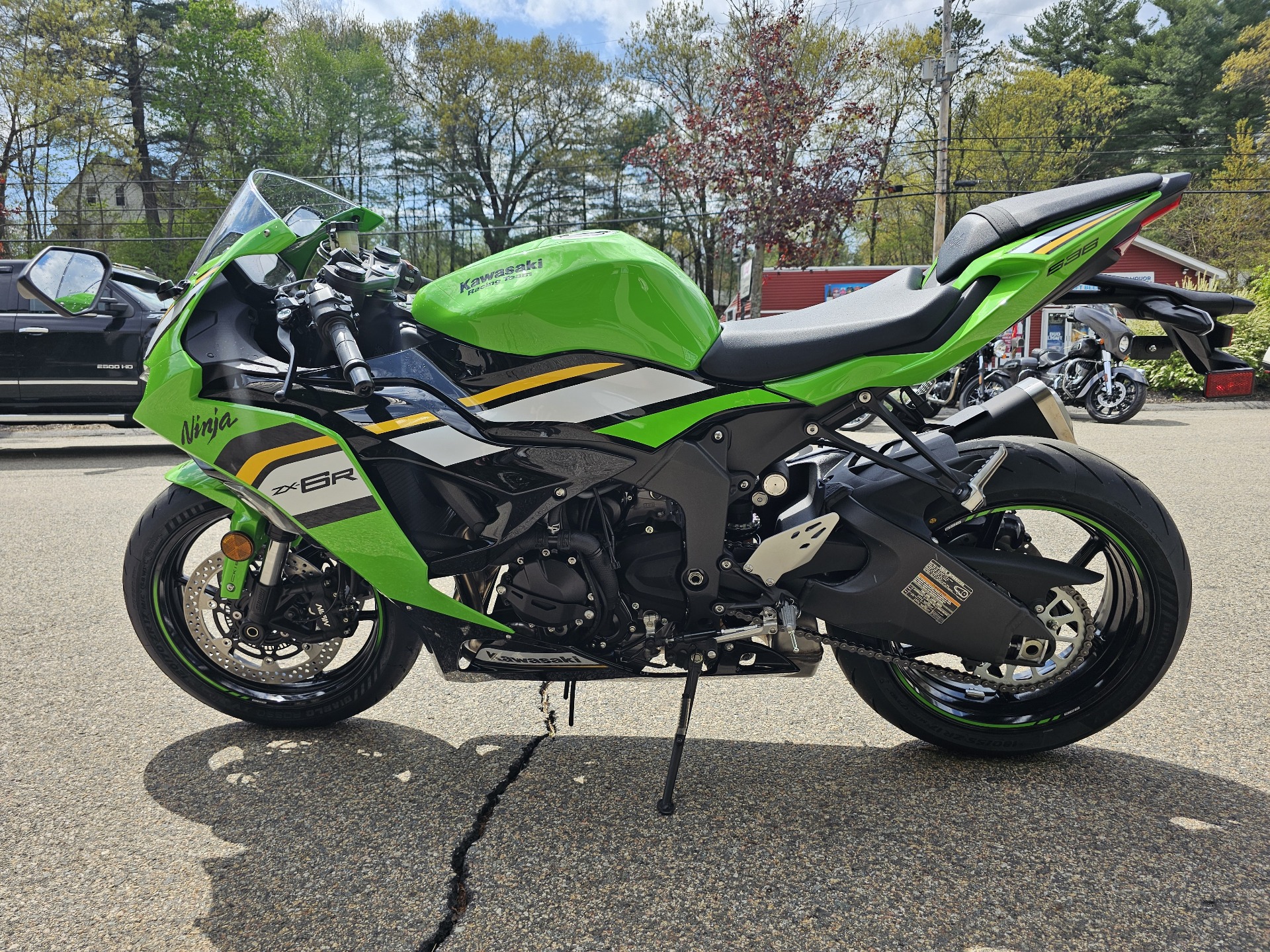 2025 Kawasaki Ninja ZX-6R KRT Edition ABS in Tyngsboro, Massachusetts - Photo 6