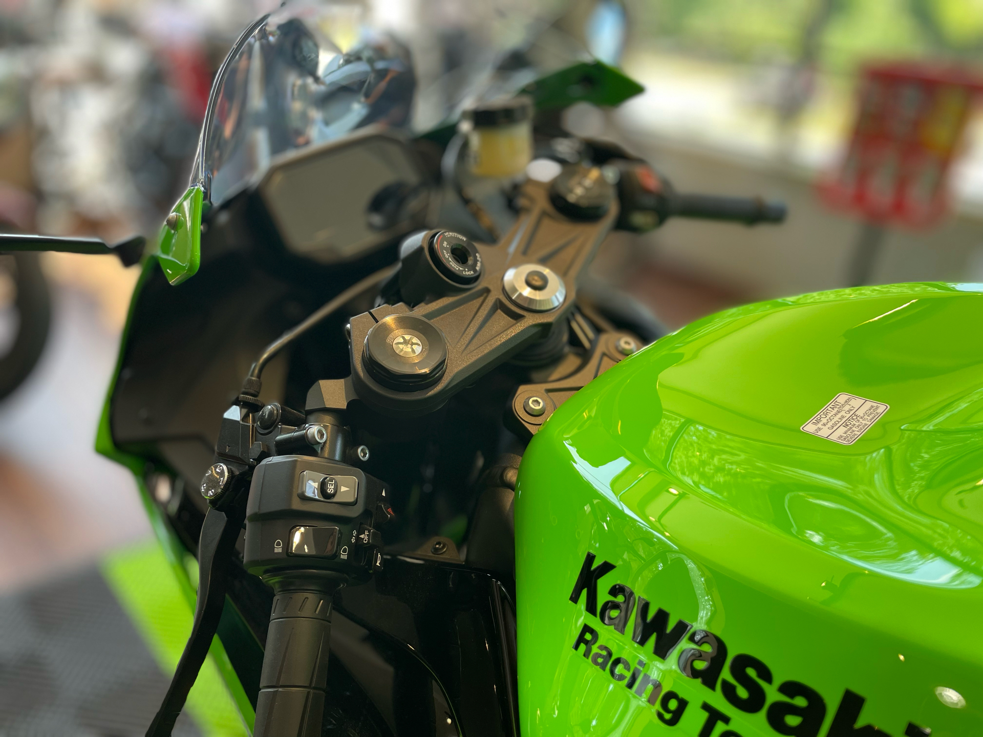 2025 Kawasaki Ninja ZX-6R KRT Edition ABS in Tyngsboro, Massachusetts - Photo 7