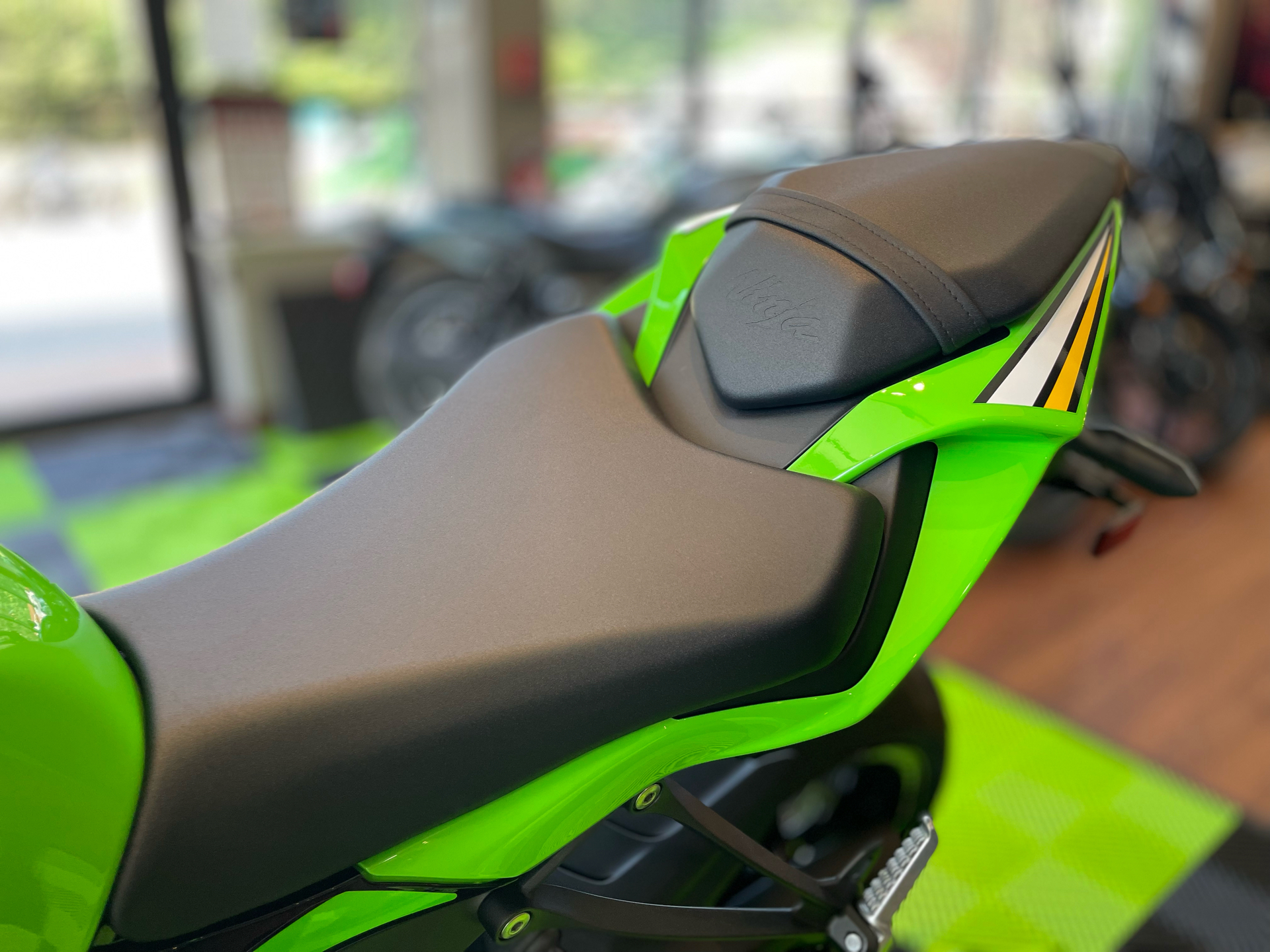 2025 Kawasaki Ninja ZX-6R KRT Edition ABS in Tyngsboro, Massachusetts - Photo 8