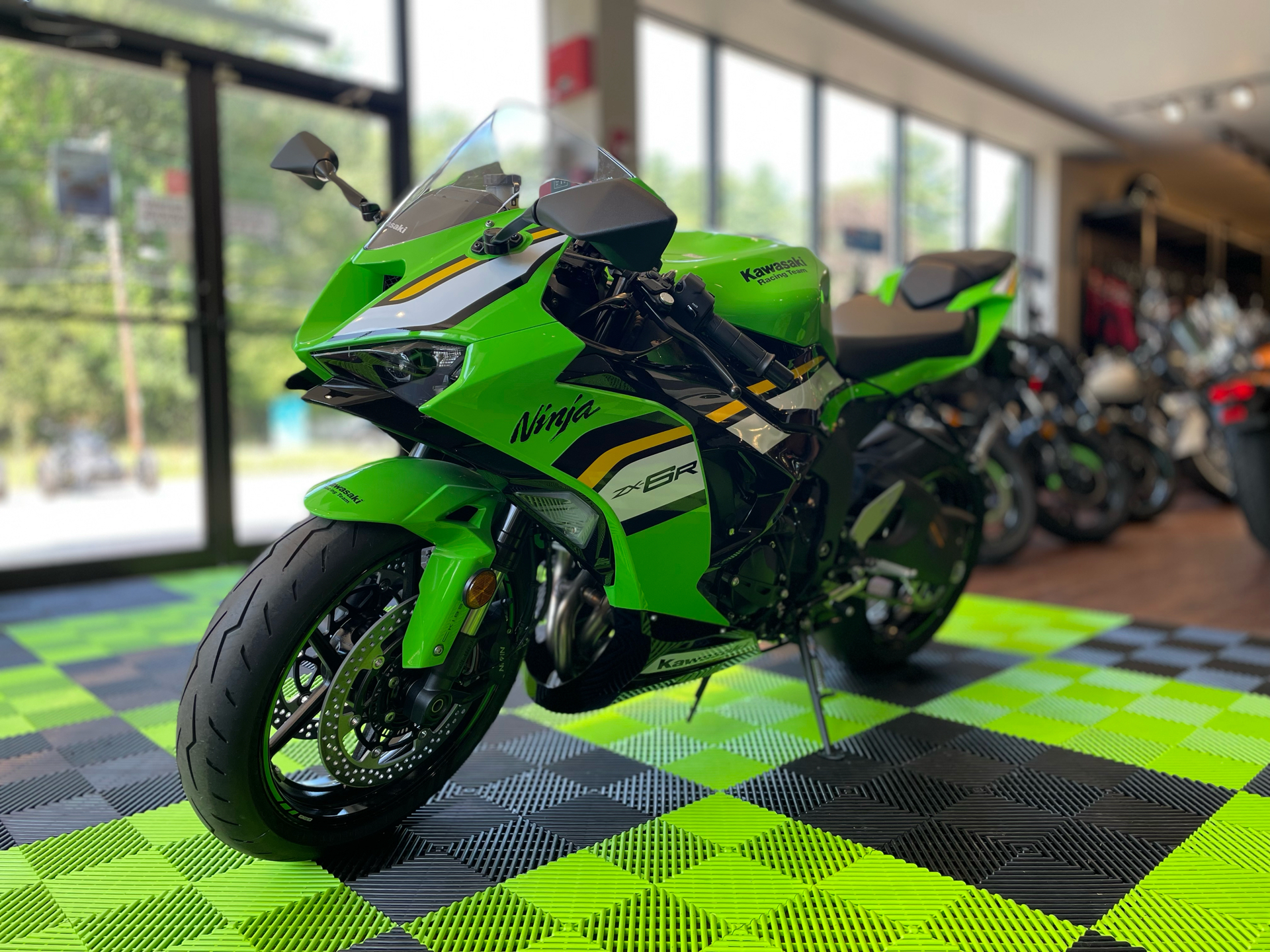 2025 Kawasaki Ninja ZX-6R KRT Edition ABS in Tyngsboro, Massachusetts - Photo 9