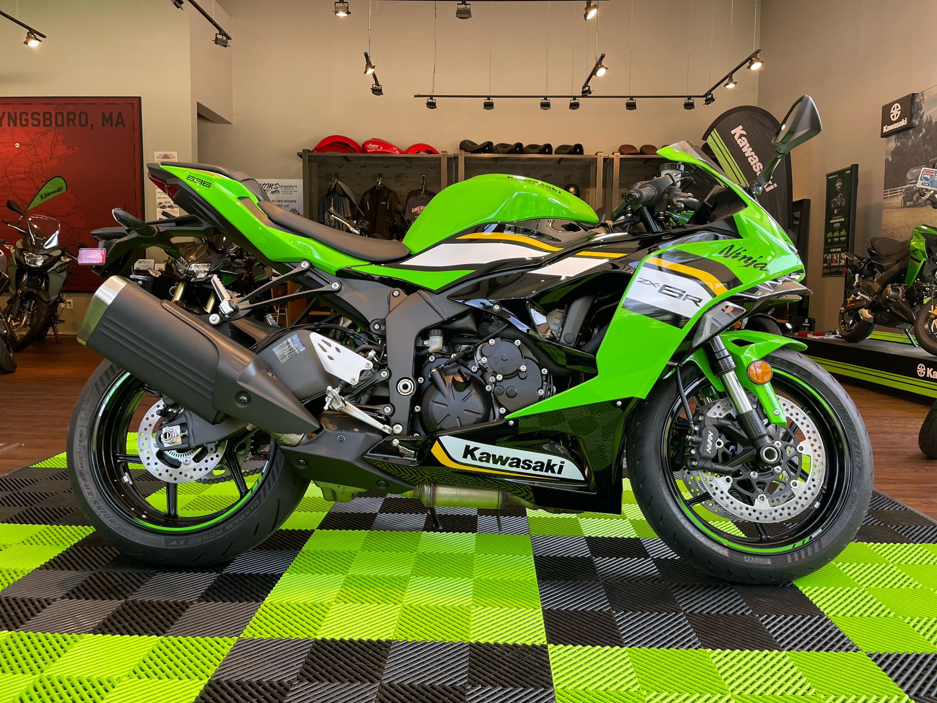 2025 Kawasaki Ninja ZX-6R KRT Edition ABS in Tyngsboro, Massachusetts - Photo 10
