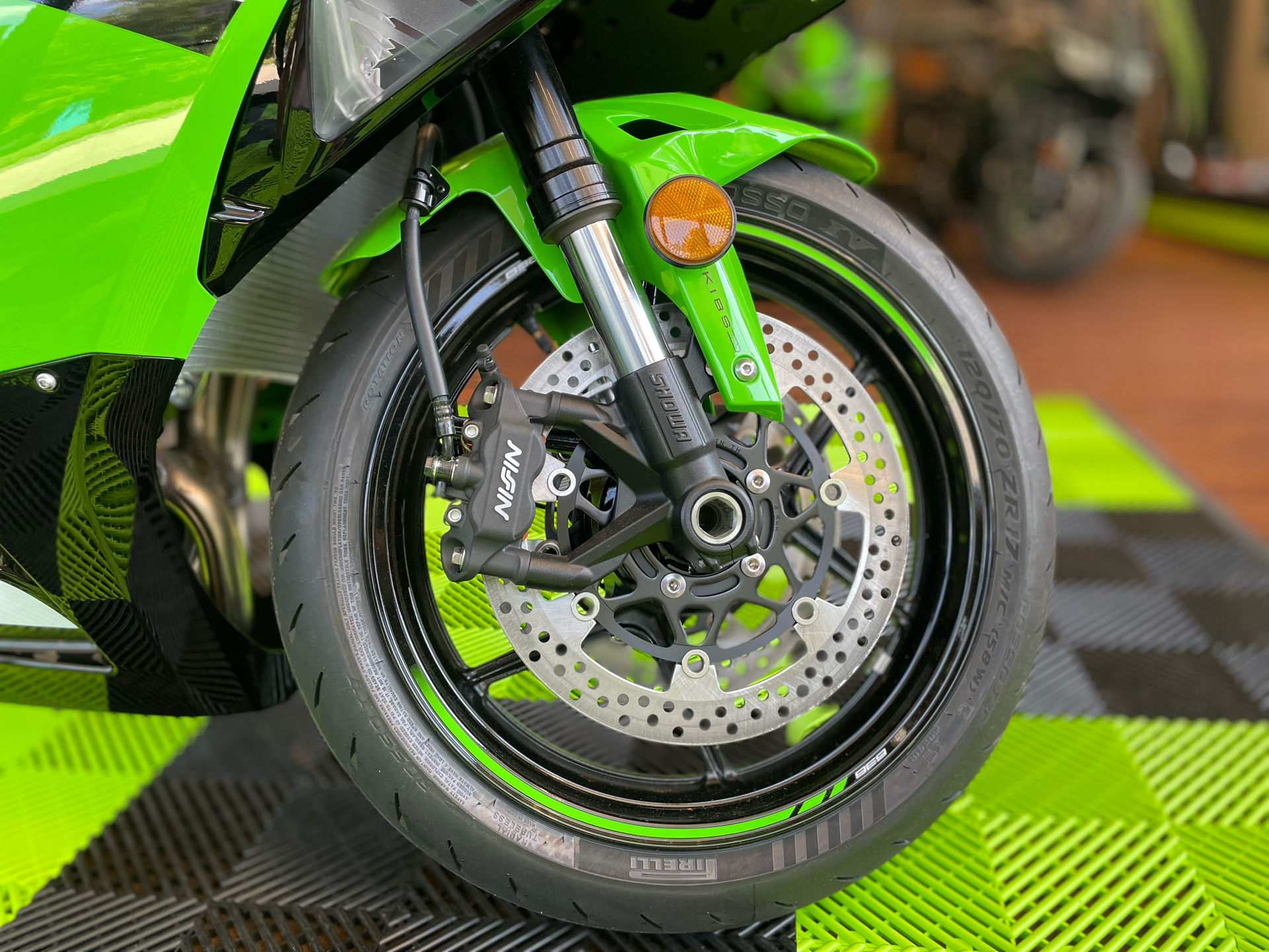2025 Kawasaki Ninja ZX-6R KRT Edition ABS in Tyngsboro, Massachusetts - Photo 13