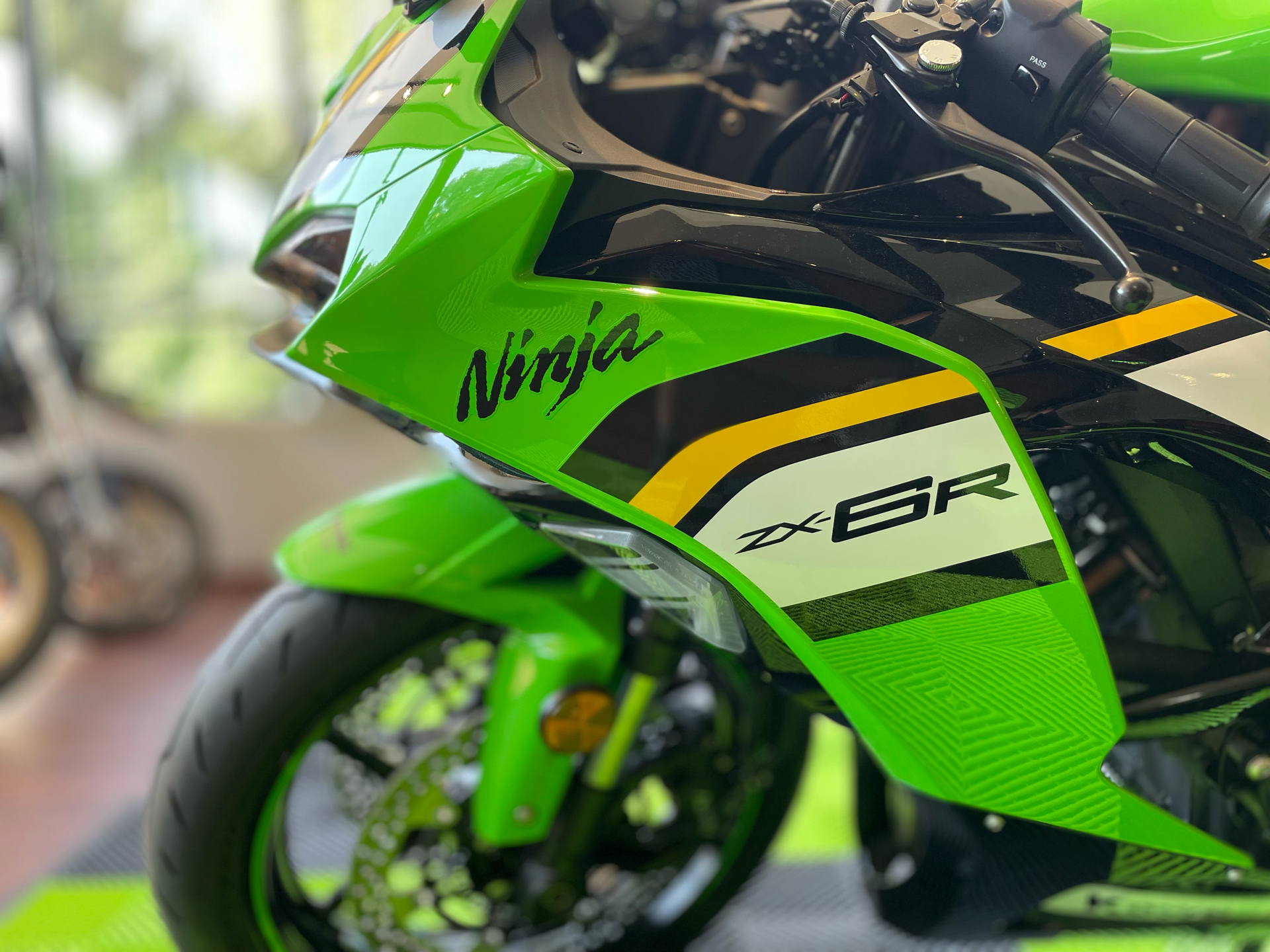 2025 Kawasaki Ninja ZX-6R KRT Edition ABS in Tyngsboro, Massachusetts - Photo 21