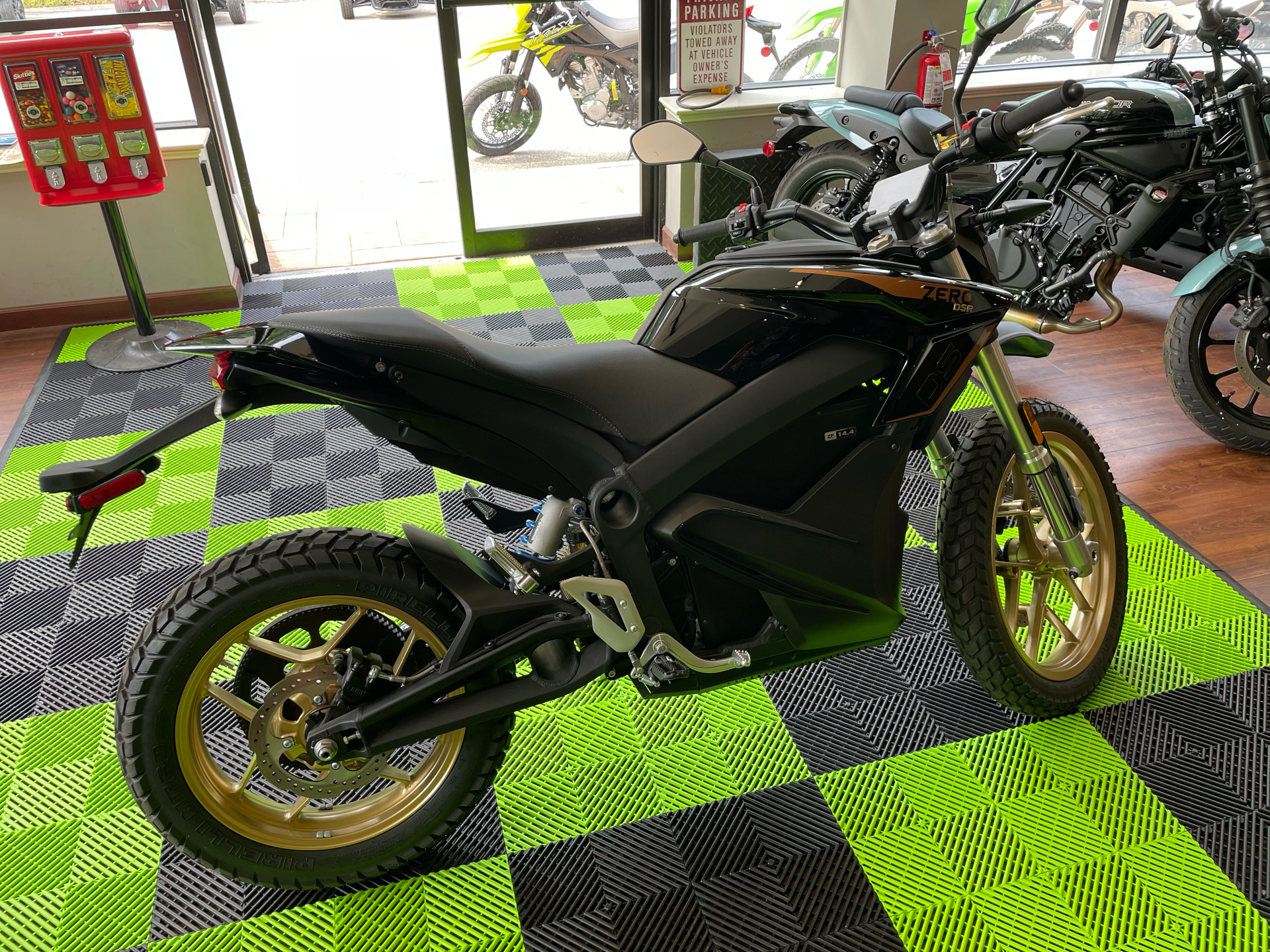 2023 Zero Motorcycles DSR ZF14.4 in Tyngsboro, Massachusetts - Photo 11