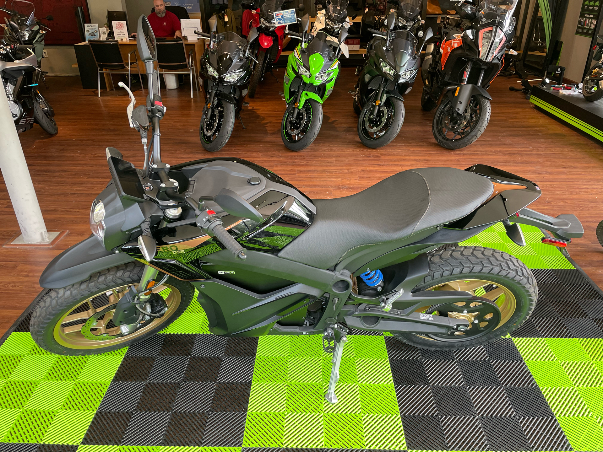 2023 Zero Motorcycles DSR ZF14.4 in Tyngsboro, Massachusetts - Photo 16