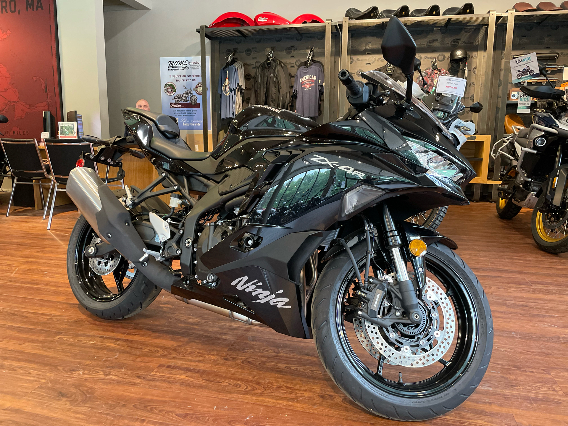 2024 Kawasaki Ninja ZX-4R ABS in Tyngsboro, Massachusetts - Photo 2