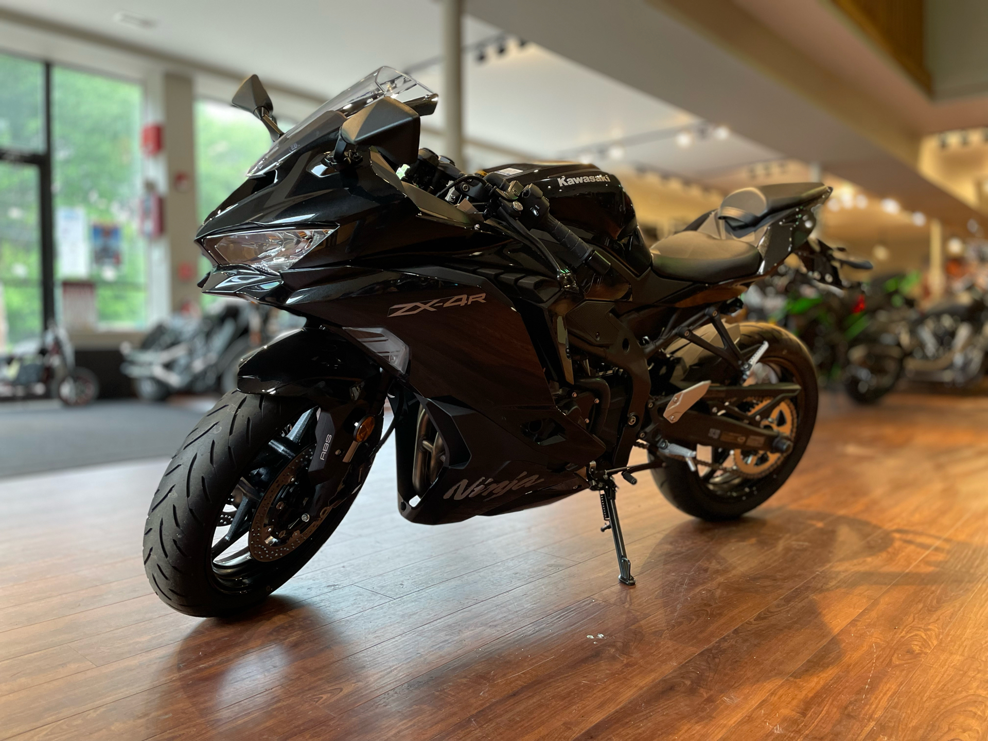 2024 Kawasaki Ninja ZX-4R ABS in Tyngsboro, Massachusetts - Photo 4