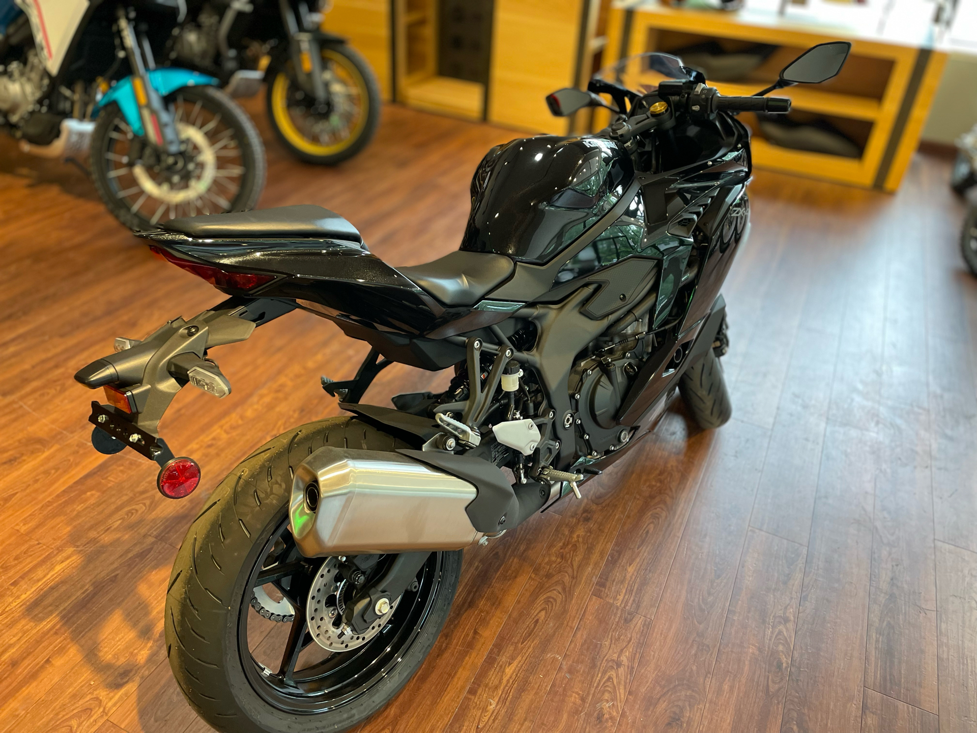 2024 Kawasaki Ninja ZX-4R ABS in Tyngsboro, Massachusetts - Photo 7