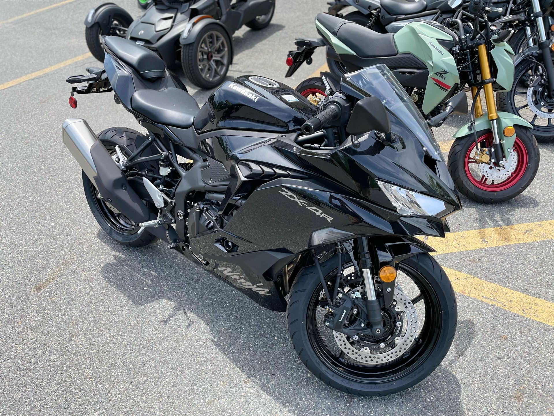 2024 Kawasaki Ninja ZX-4R ABS in Tyngsboro, Massachusetts - Photo 8