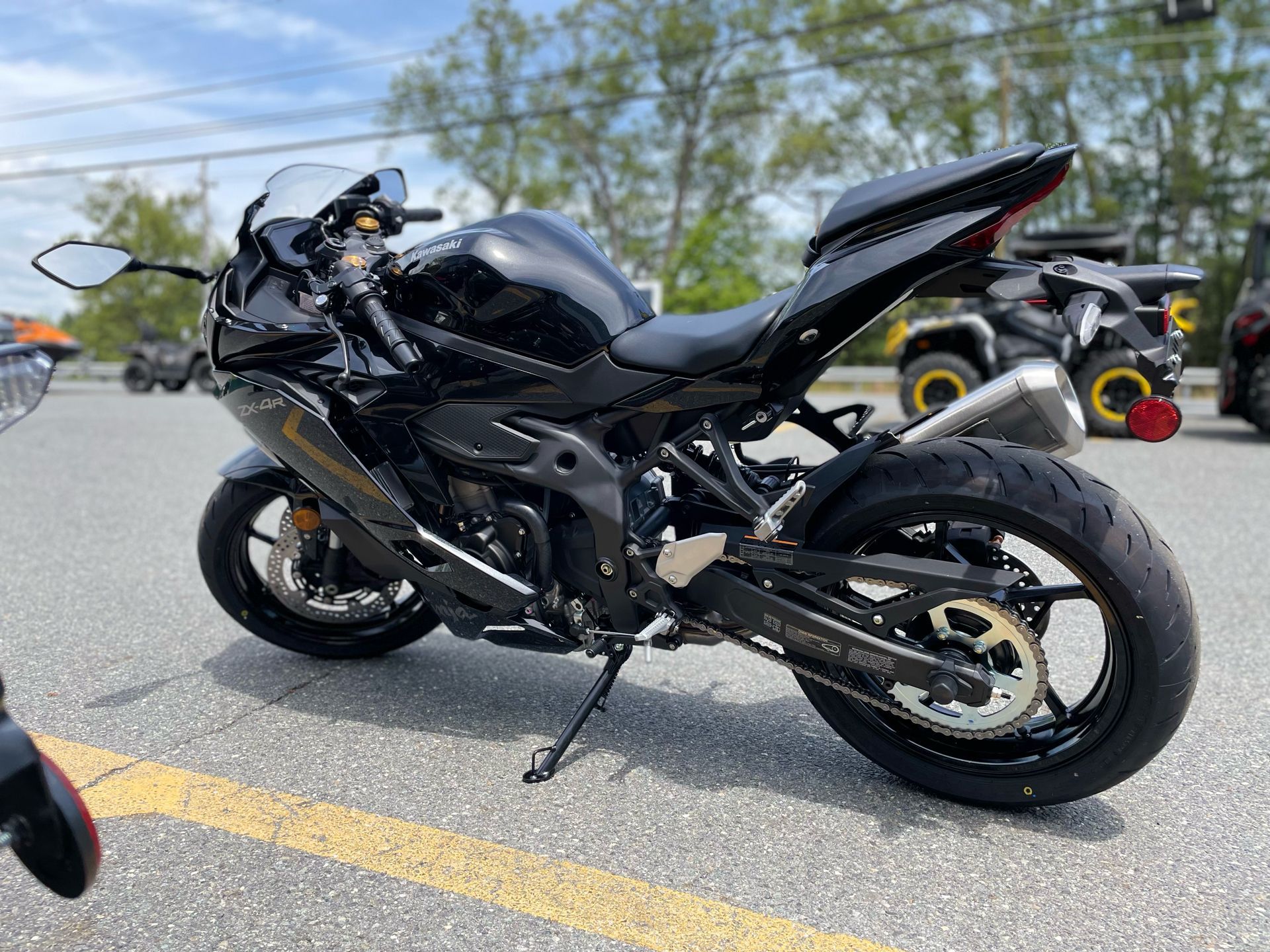 2024 Kawasaki Ninja ZX-4R ABS in Tyngsboro, Massachusetts - Photo 13