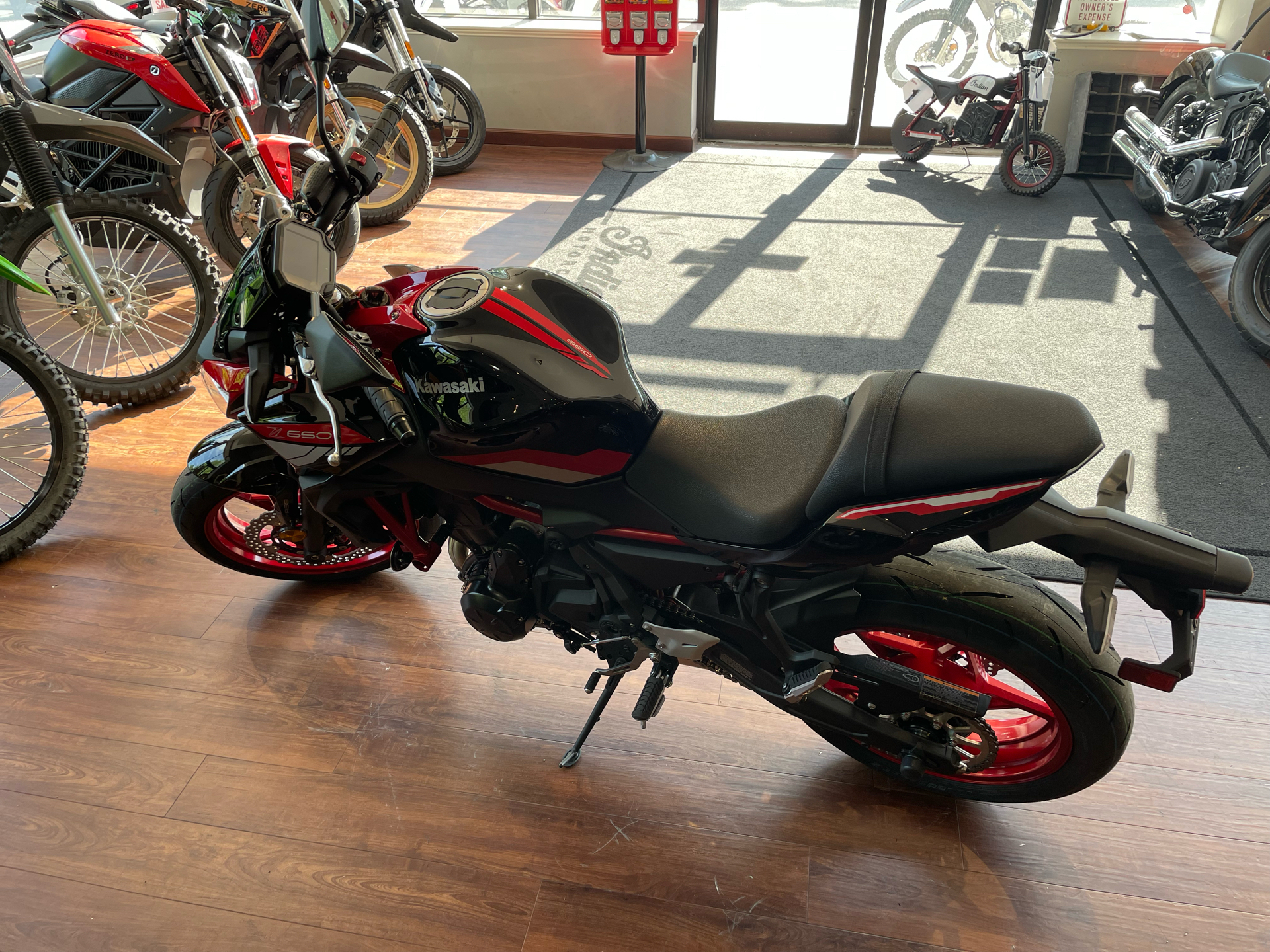 2024 Kawasaki Z650 ABS in Tyngsboro, Massachusetts - Photo 2