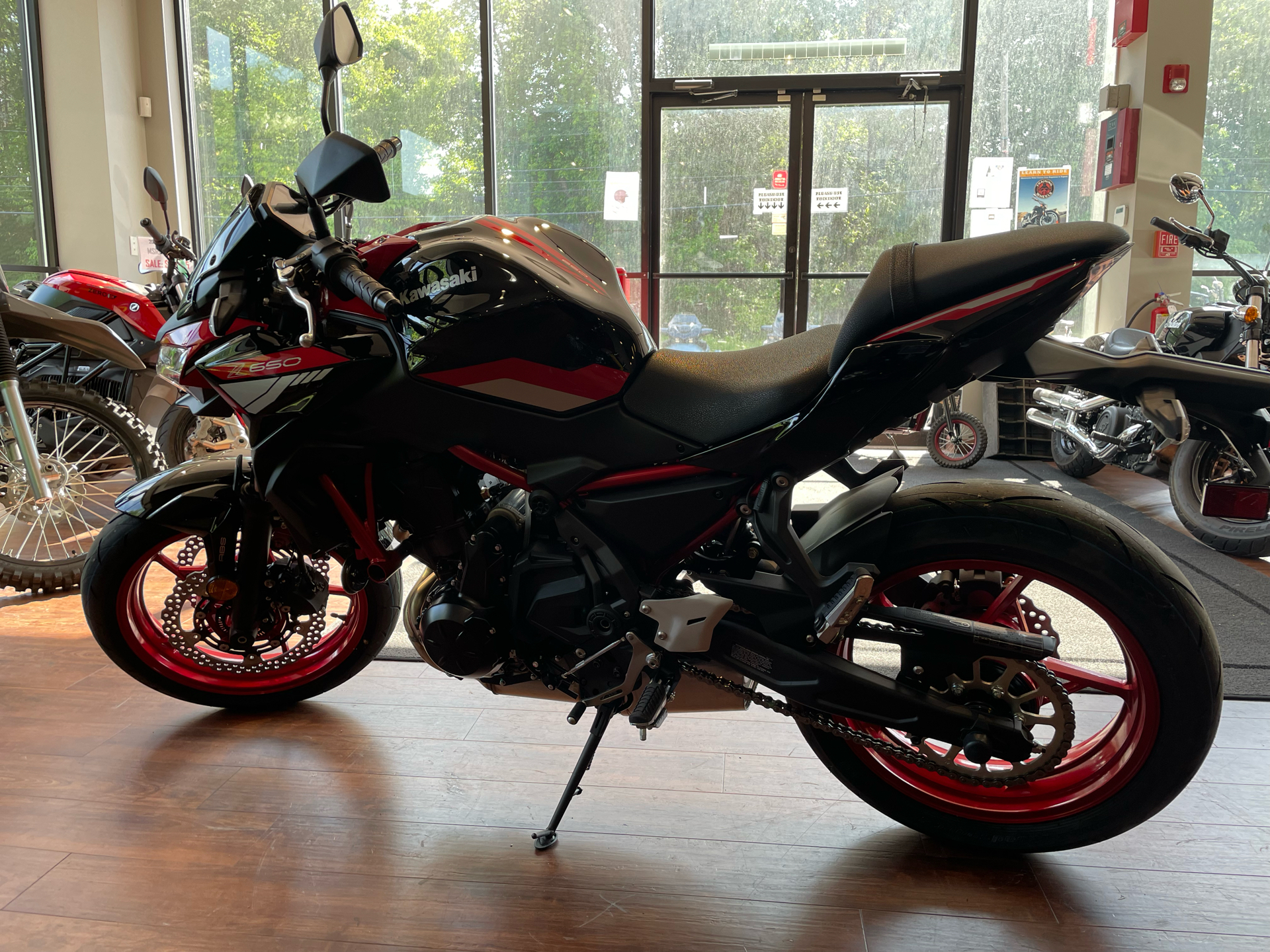 2024 Kawasaki Z650 ABS in Tyngsboro, Massachusetts - Photo 8