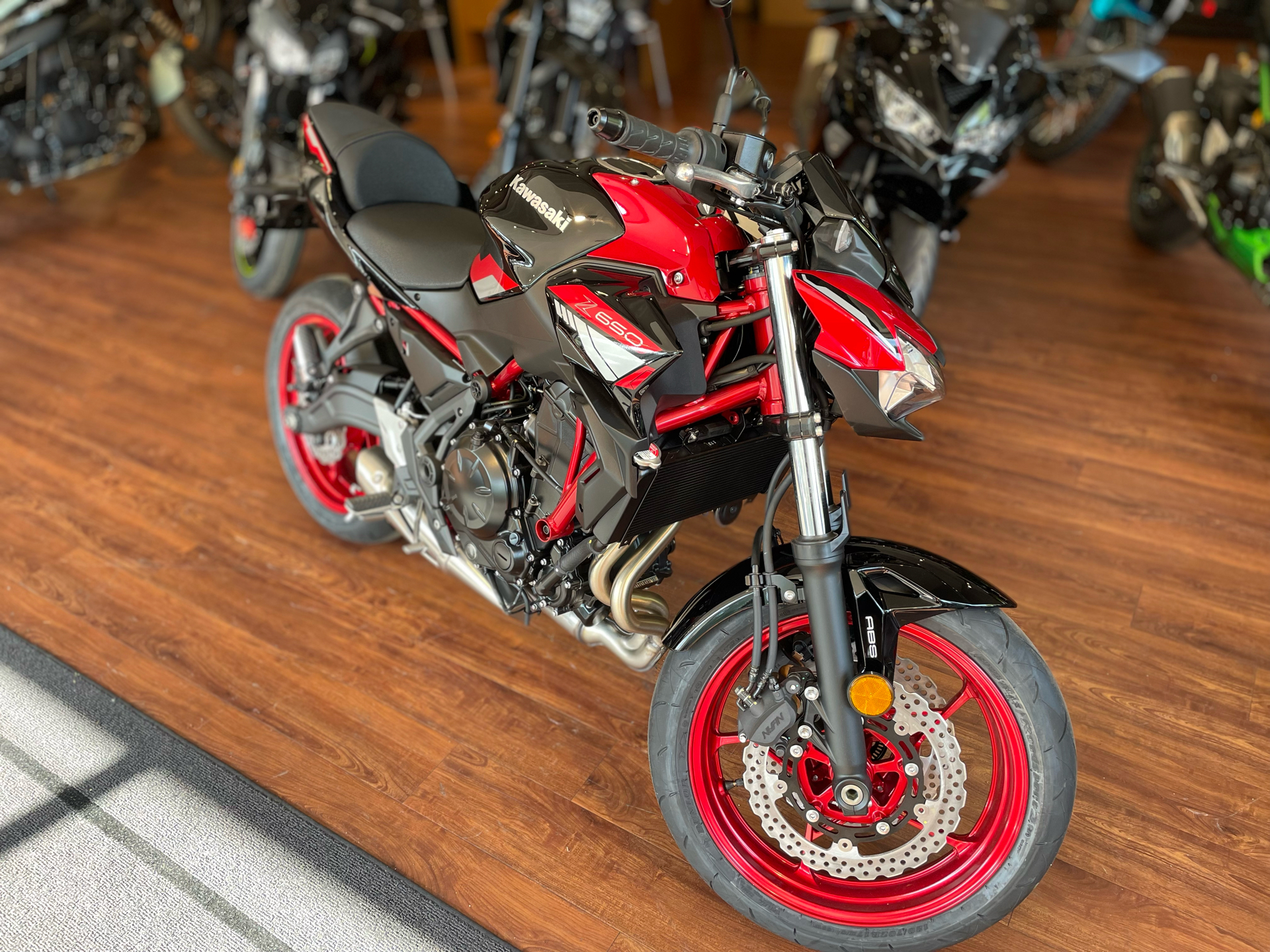 2024 Kawasaki Z650 ABS in Tyngsboro, Massachusetts - Photo 10