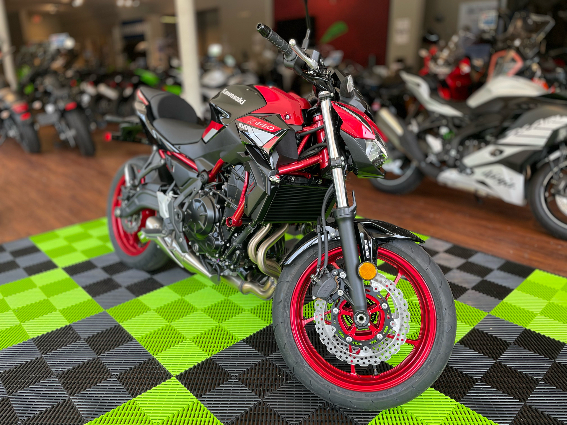 2024 Kawasaki Z650 ABS in Tyngsboro, Massachusetts - Photo 3