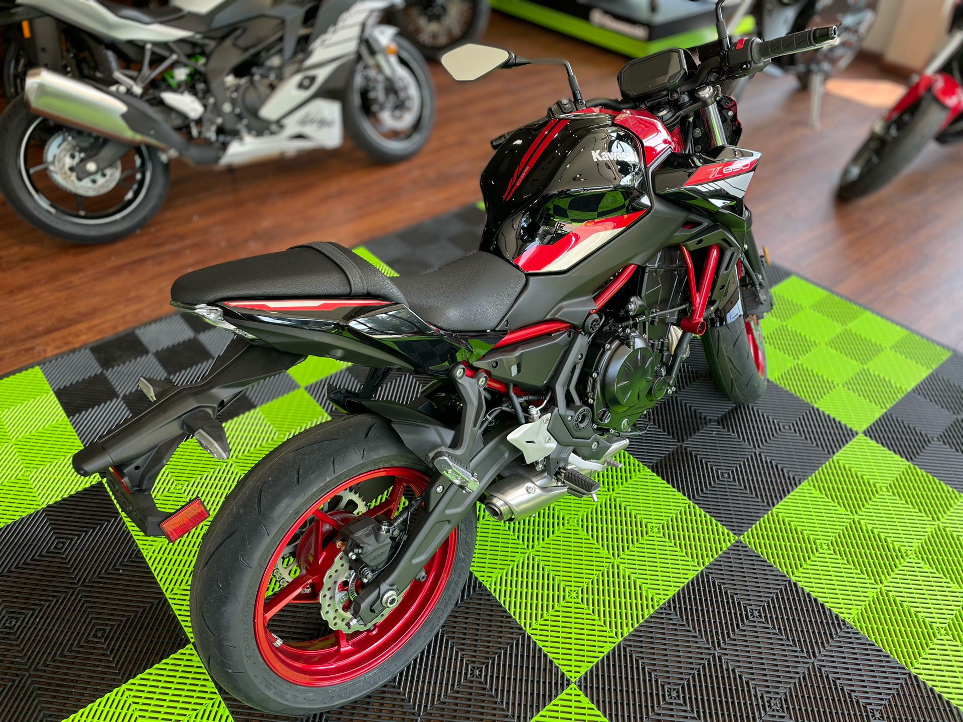 2024 Kawasaki Z650 ABS in Tyngsboro, Massachusetts - Photo 7