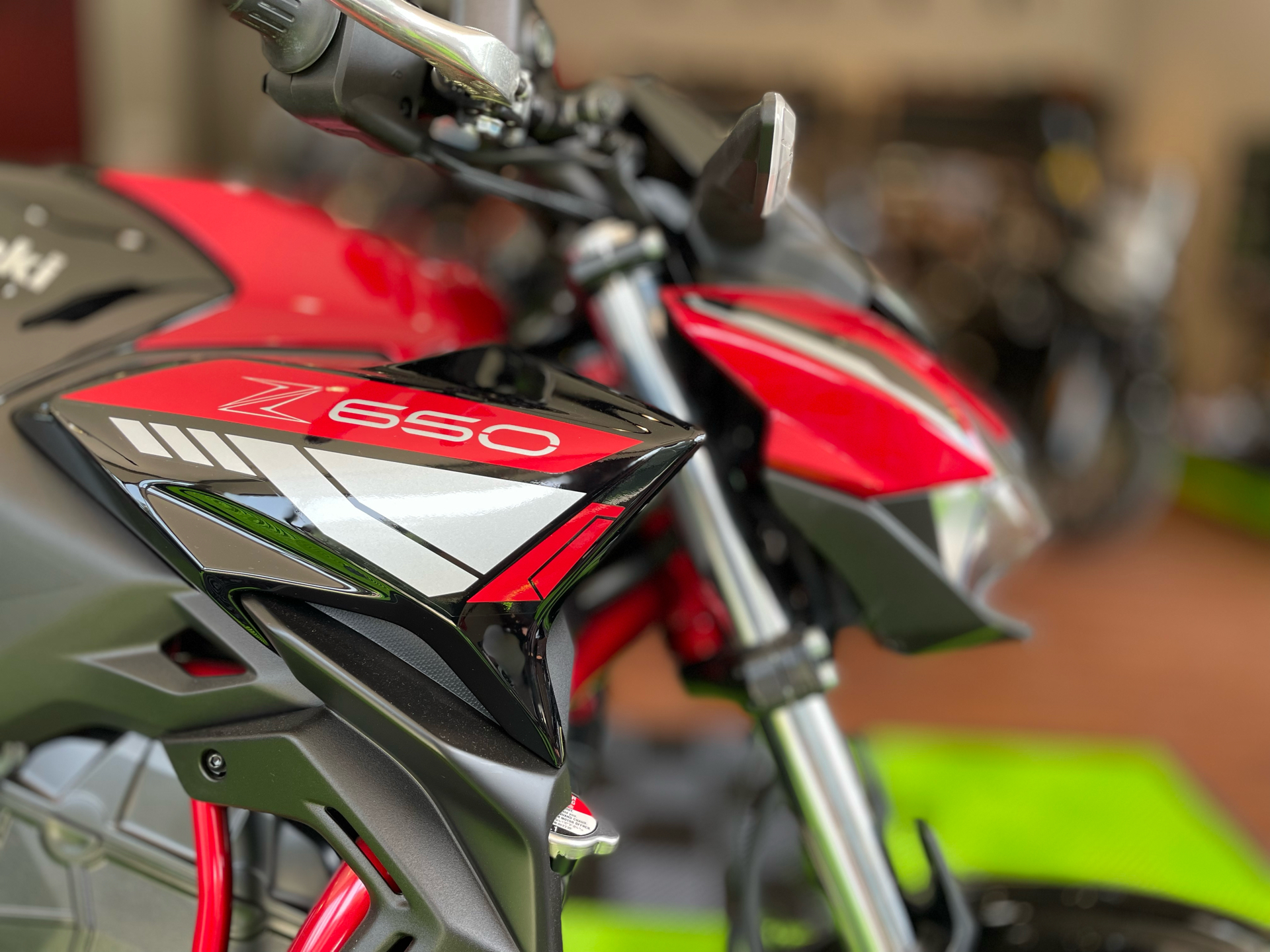 2024 Kawasaki Z650 ABS in Tyngsboro, Massachusetts - Photo 11