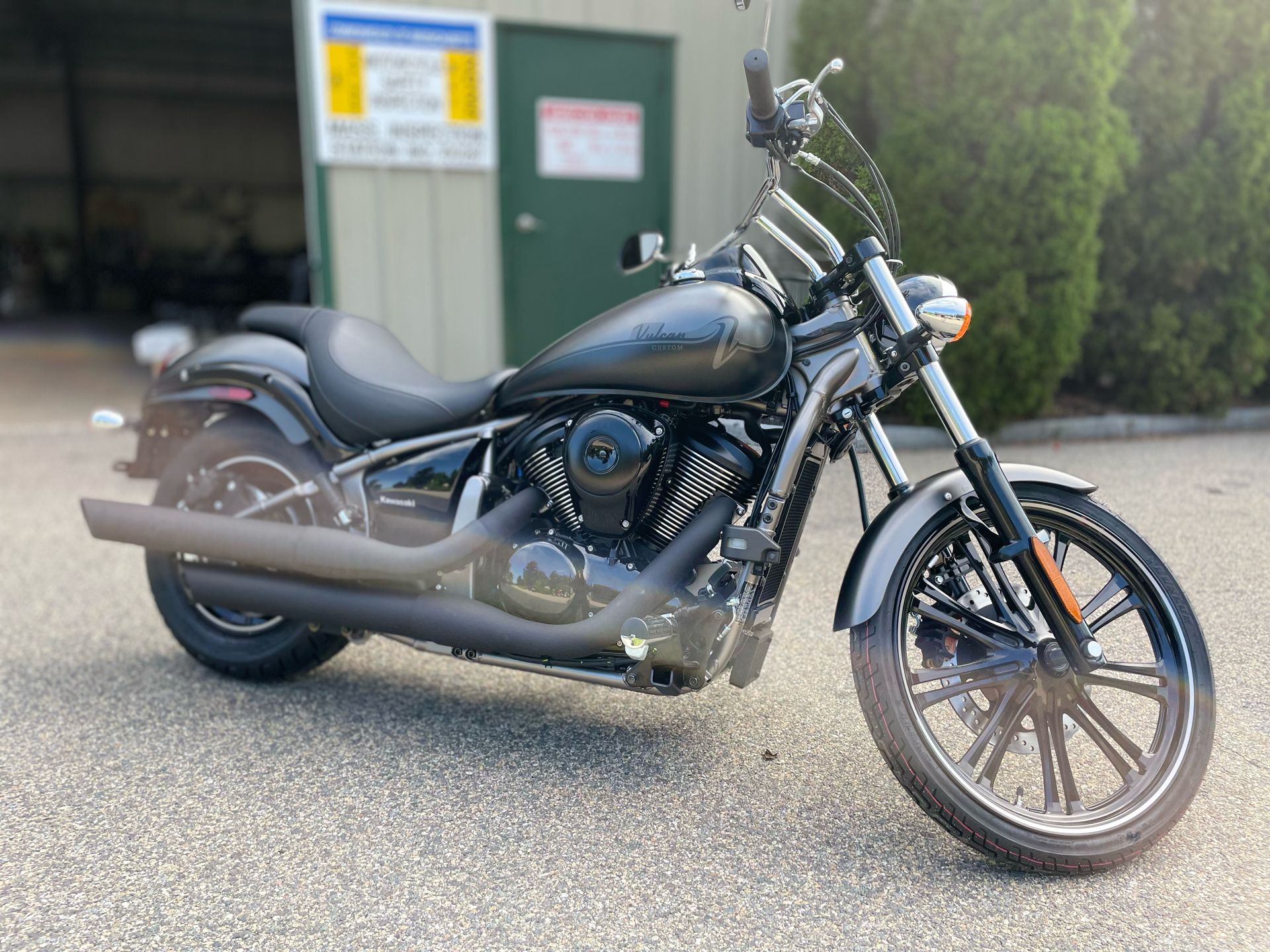 2024 Kawasaki Vulcan 900 Custom in Tyngsboro, Massachusetts - Photo 5