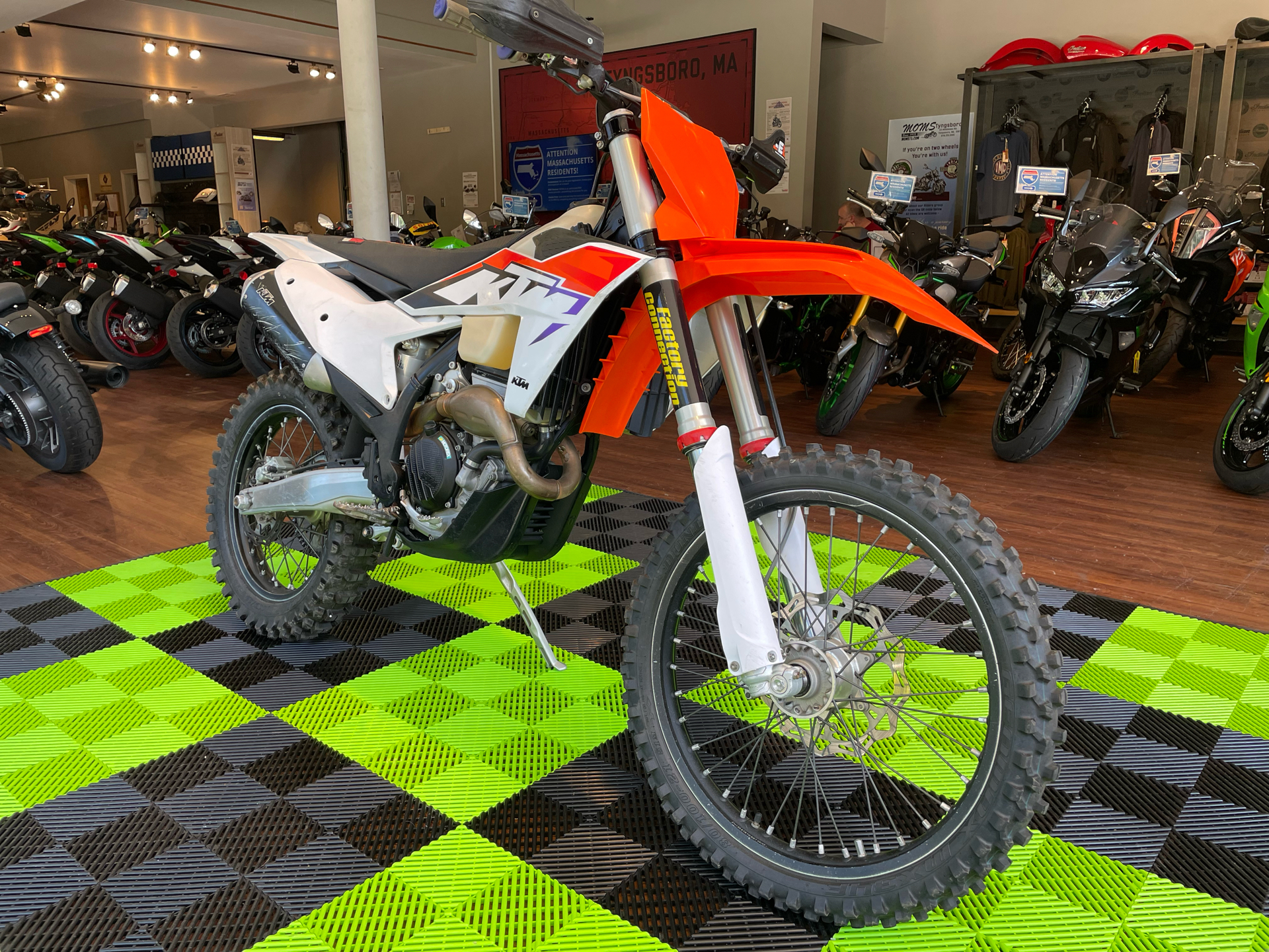 2023 KTM 250 XC-F in Tyngsboro, Massachusetts - Photo 5