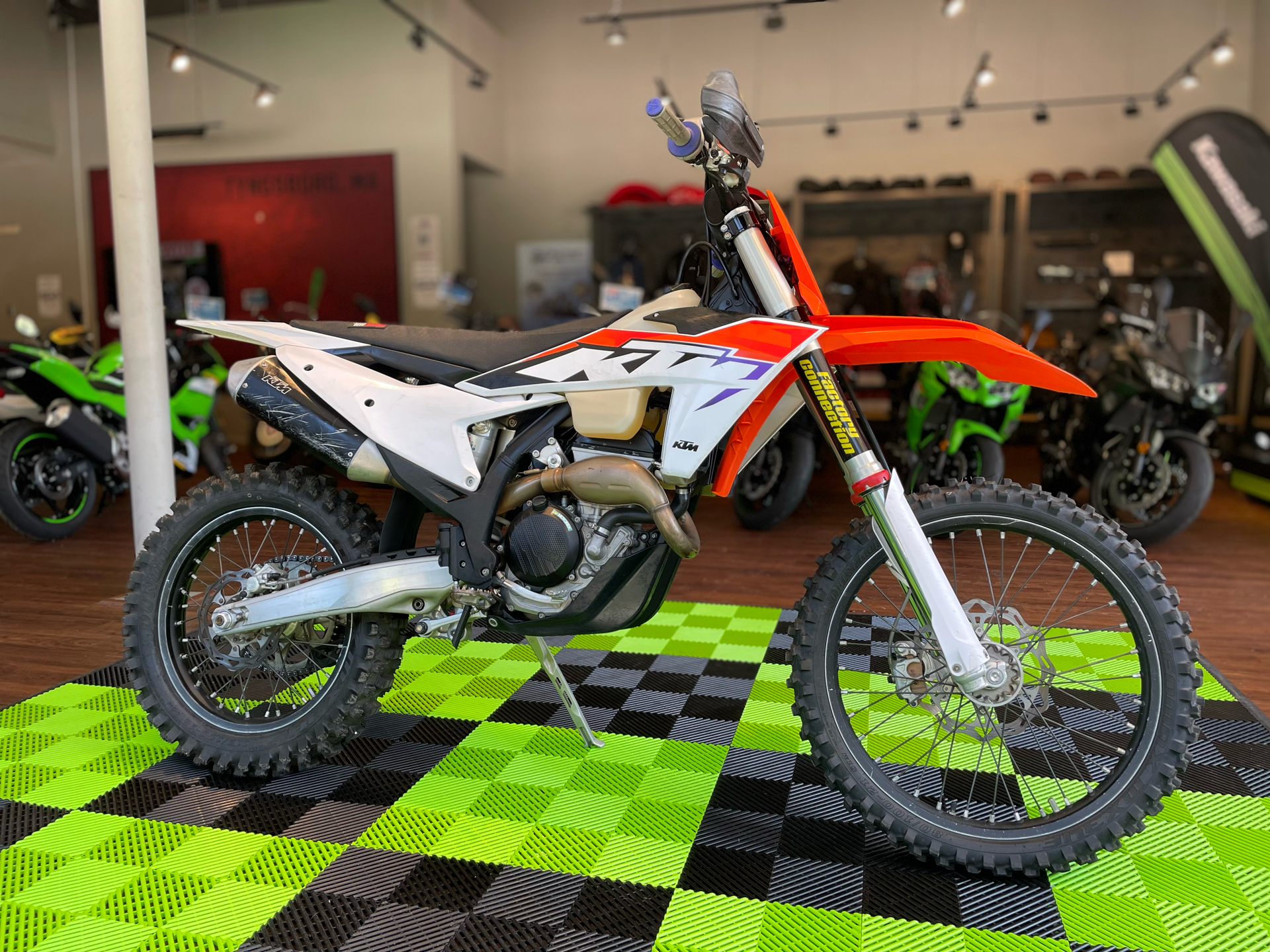 2023 KTM 250 XC-F in Tyngsboro, Massachusetts - Photo 9