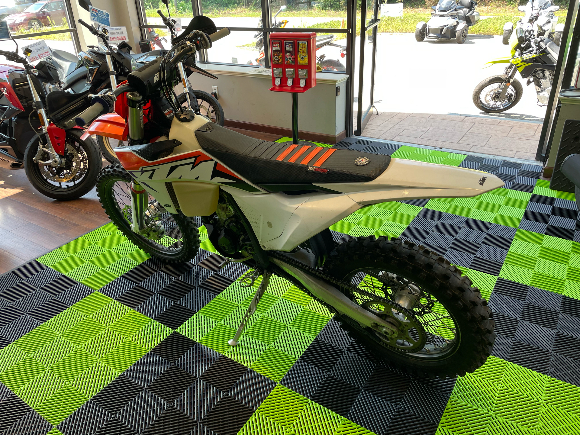 2023 KTM 250 XC-F in Tyngsboro, Massachusetts - Photo 15