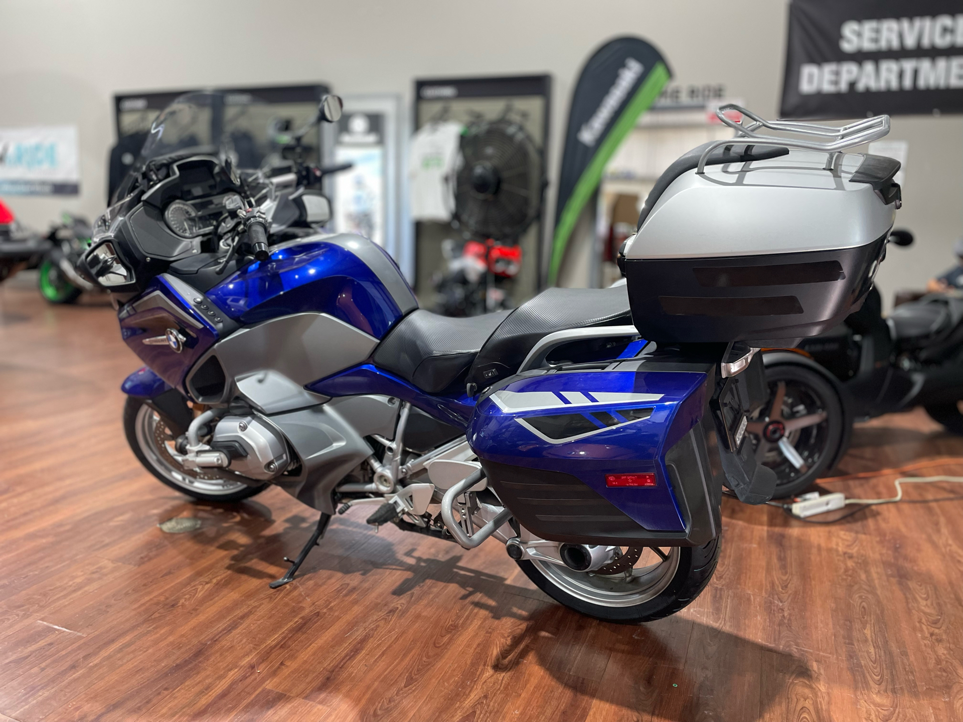 2016 BMW R 1200 RT in Tyngsboro, Massachusetts - Photo 2