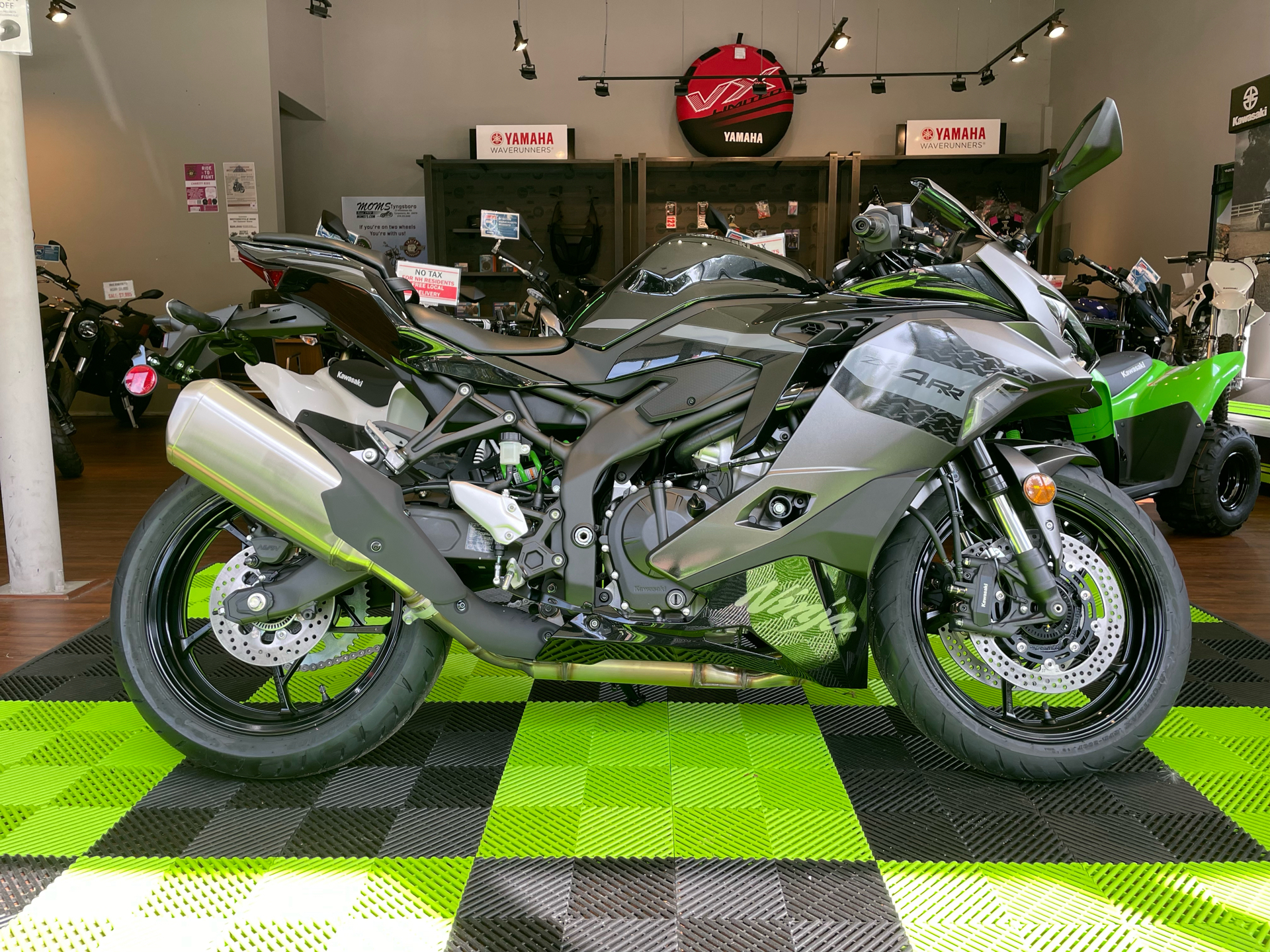 2026 Kawasaki Ninja ZX-4RR ABS in Tyngsboro, Massachusetts - Photo 1