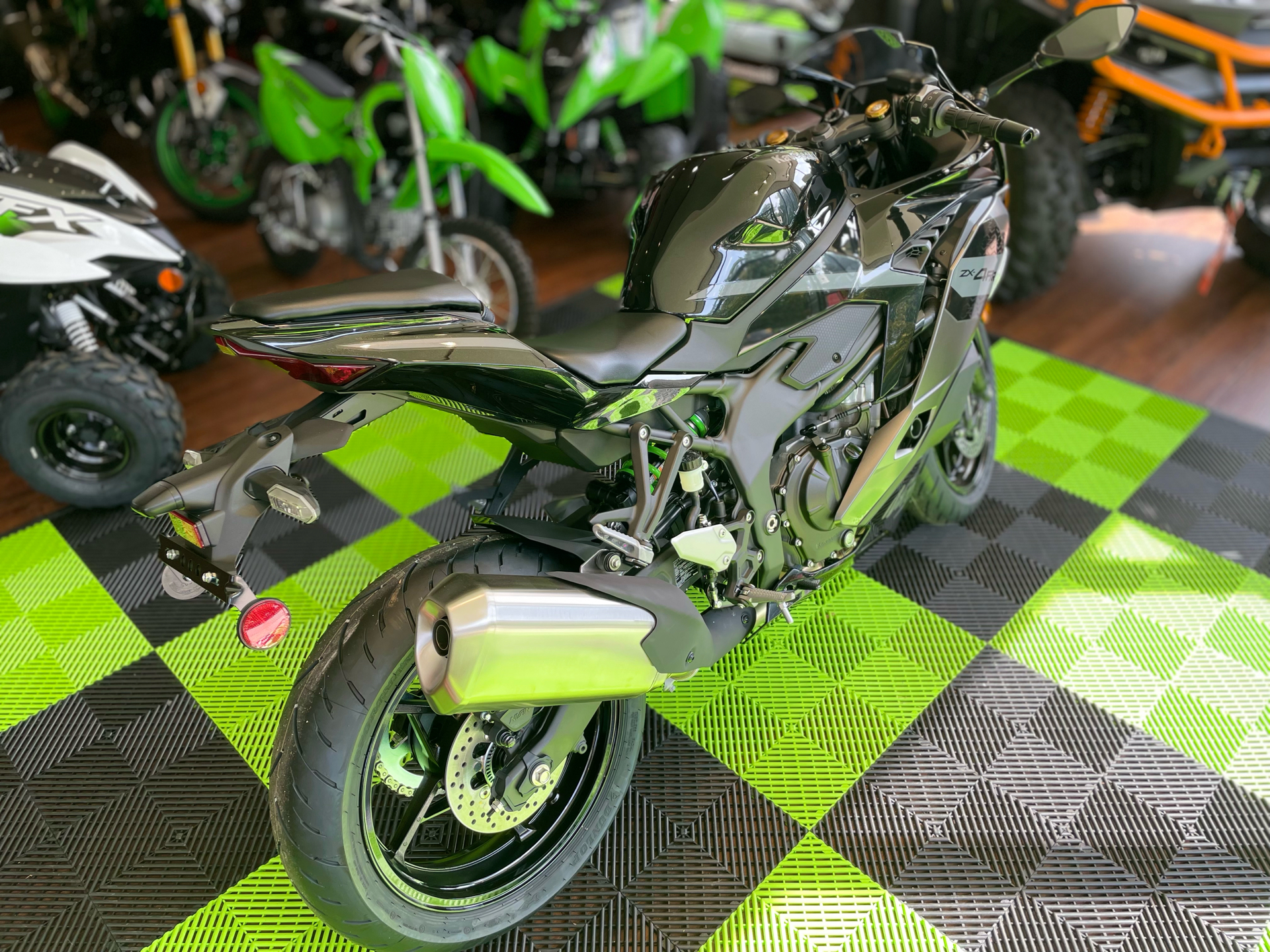 2026 Kawasaki Ninja ZX-4RR ABS in Tyngsboro, Massachusetts - Photo 7