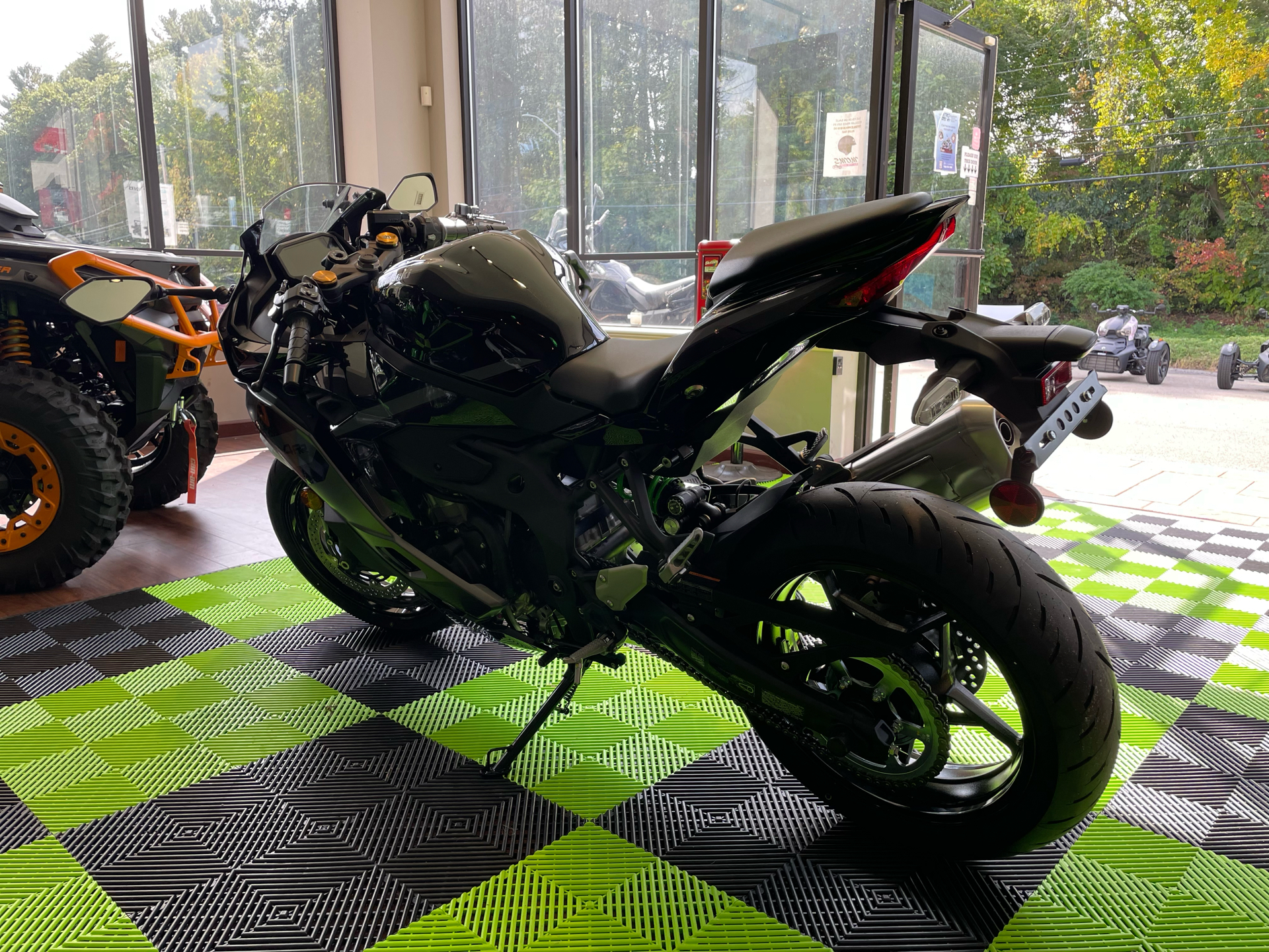 2026 Kawasaki Ninja ZX-4RR ABS in Tyngsboro, Massachusetts - Photo 8